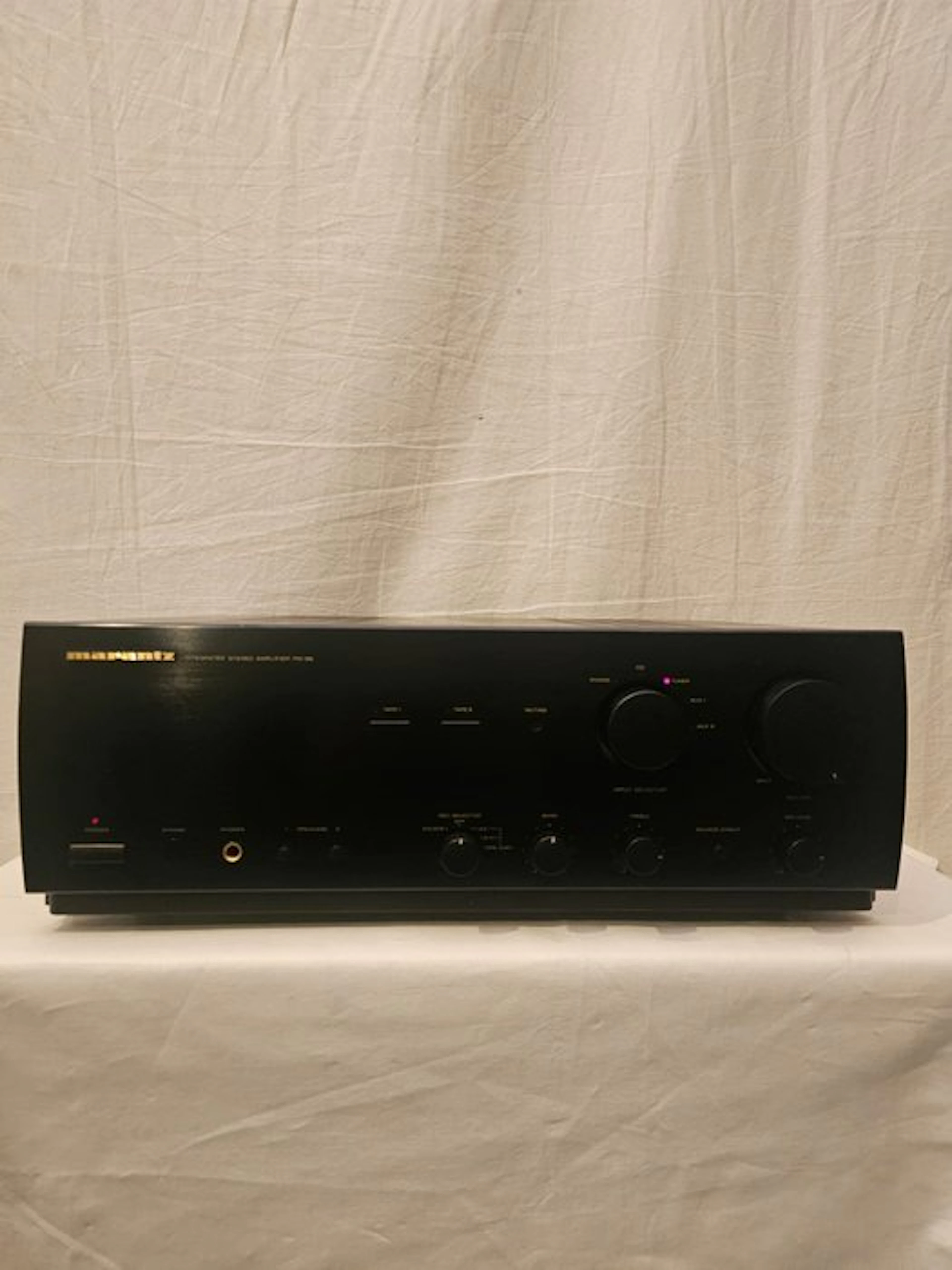 Marantz - PM-68 Solid state integrated amplifier