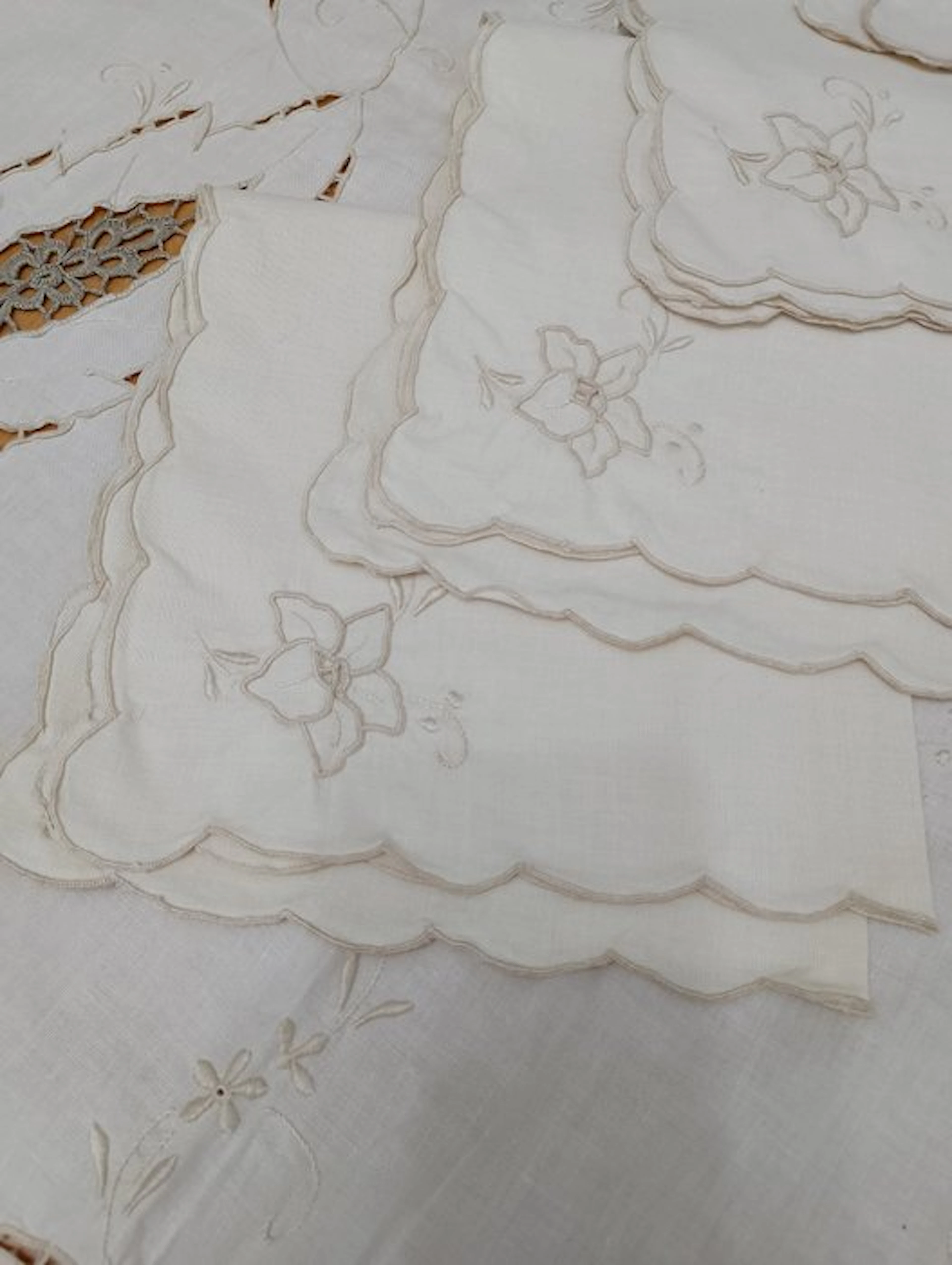Tablecloth - 255 cm - 160 cm - Hand-embroidered table...