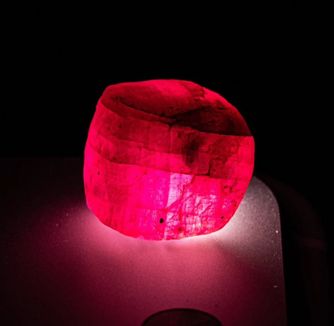 25.21 CARATS !! Pigeon-blood RUBIES - TOP QUALITY GÉANT...