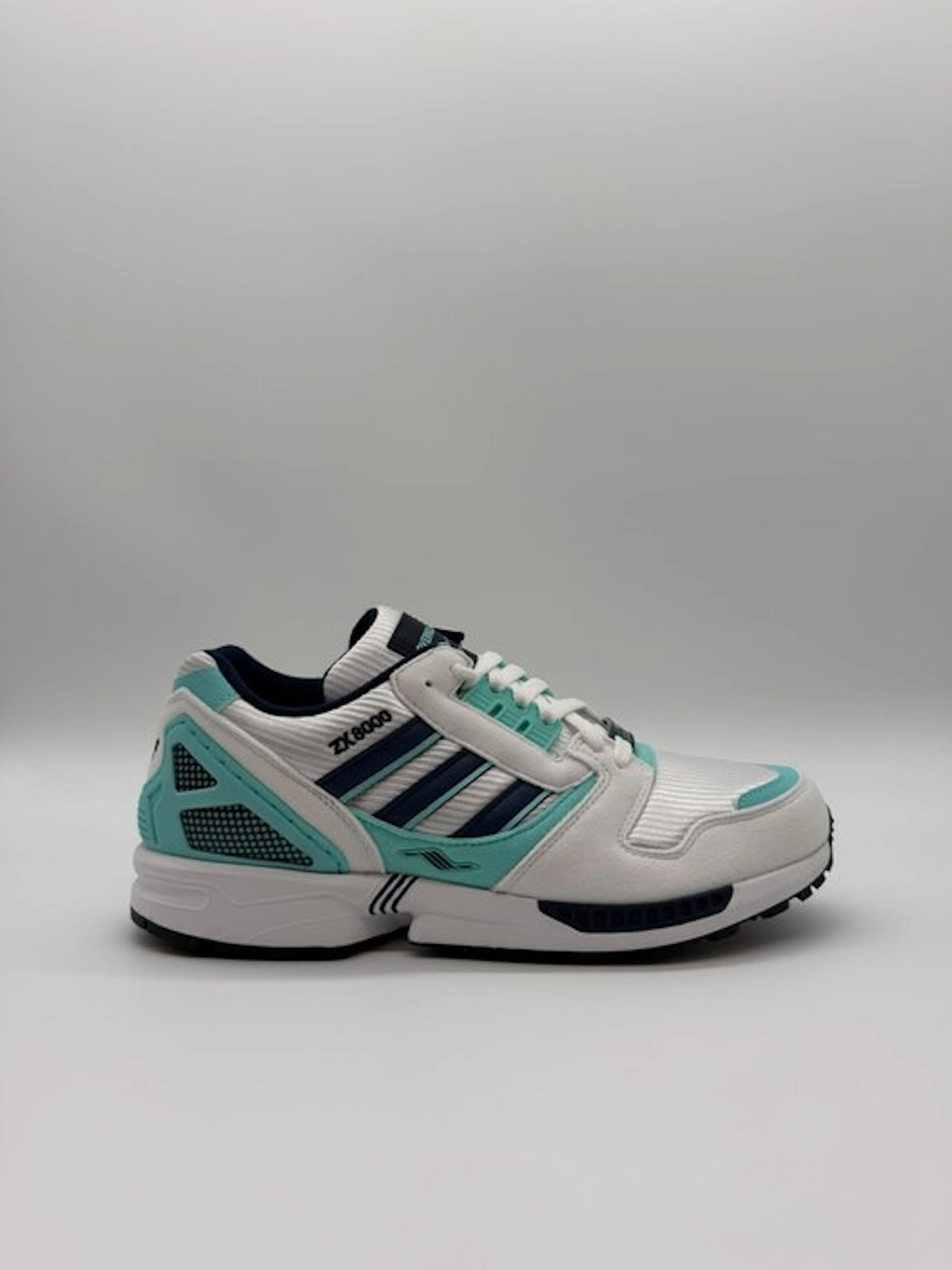 Adidas - Adidas ZX 8000 Away x Overkill - Sneakers - Size: EU 42 -
