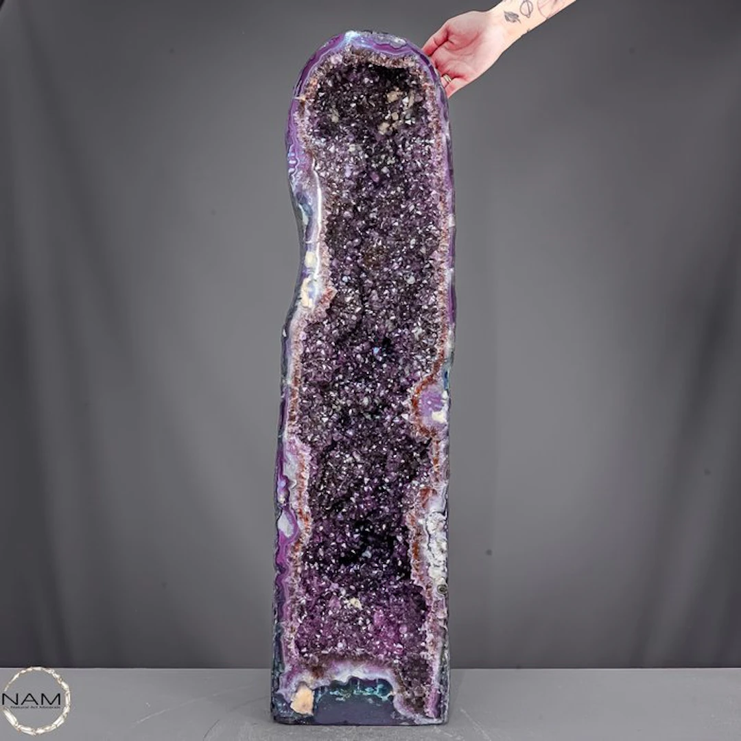 Majestic 52 kg amethyst druzy – a monumental work of...