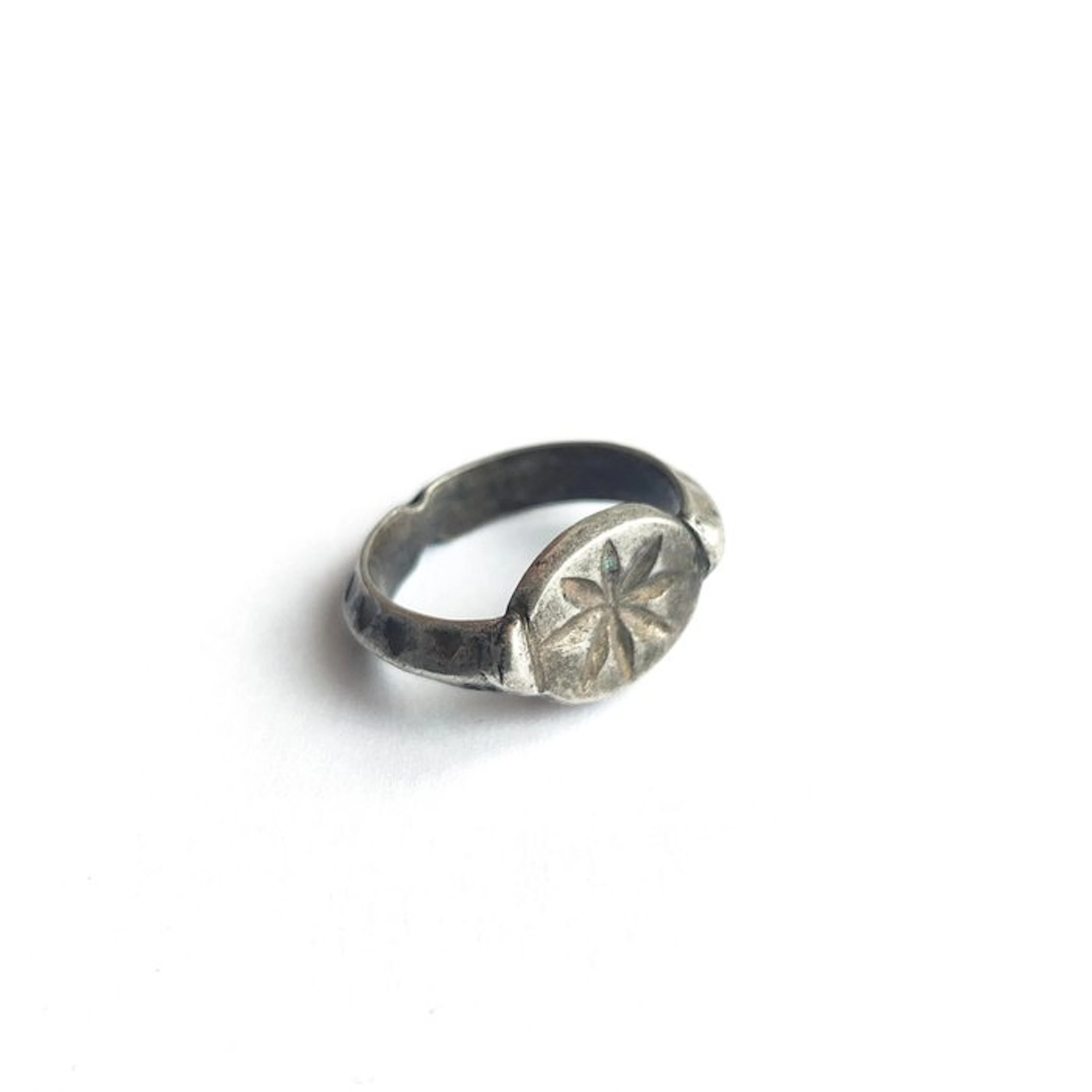 Greco-Bactrian Silver Ring with Flower Intaglio Bead - 20 mm