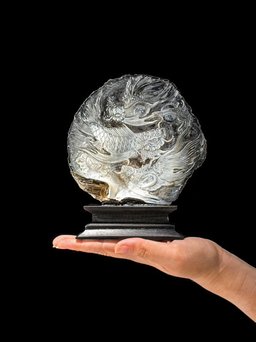 Intricately engraved Mother of Pearl Shell - Exquisite...