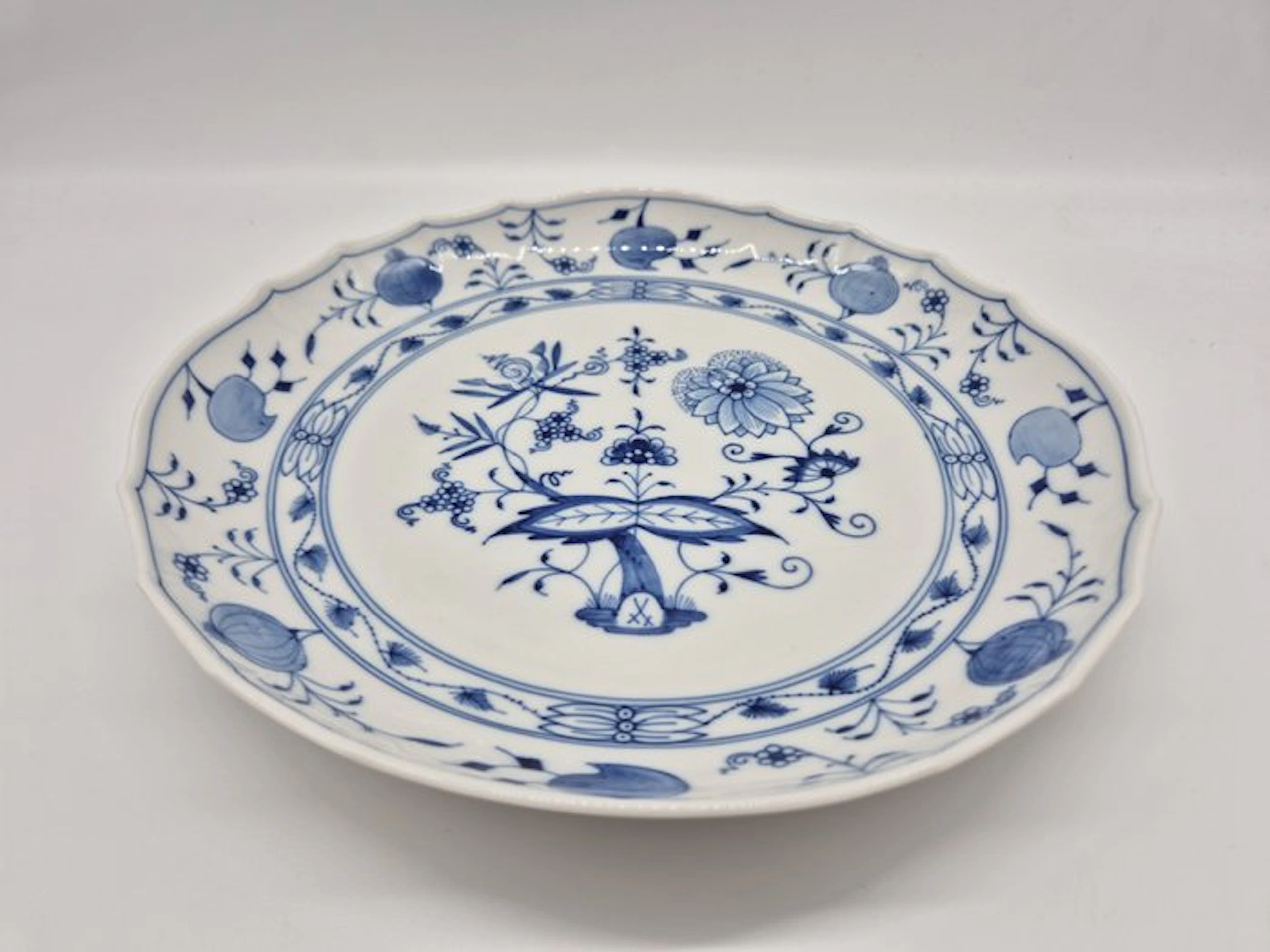 Meissen - Große Schale / Teller, Zwiebelmuster, 1. Wahl - Dish - Porcelain
