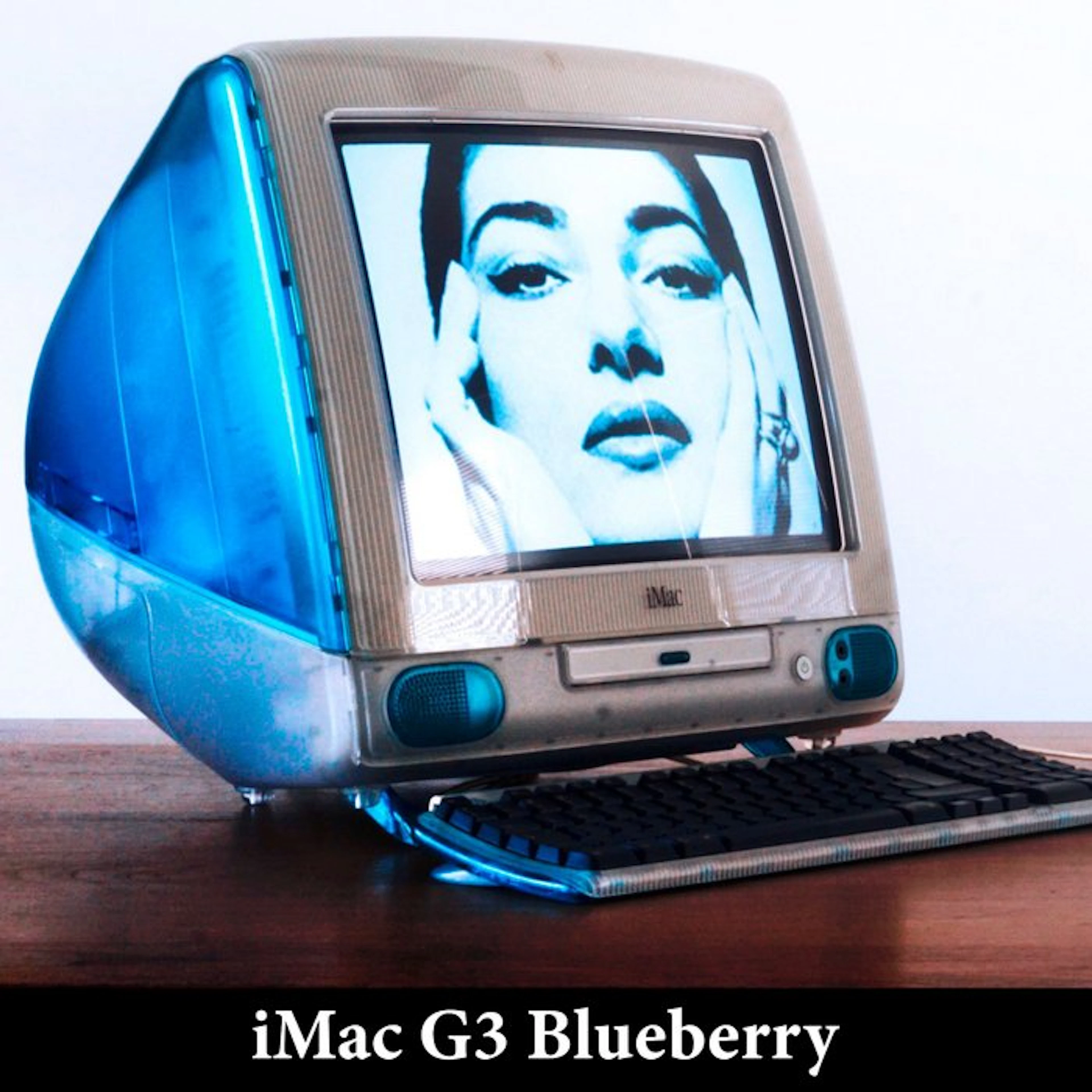 Apple iMac G3 Blueberry including keyboard & hockey-puck...