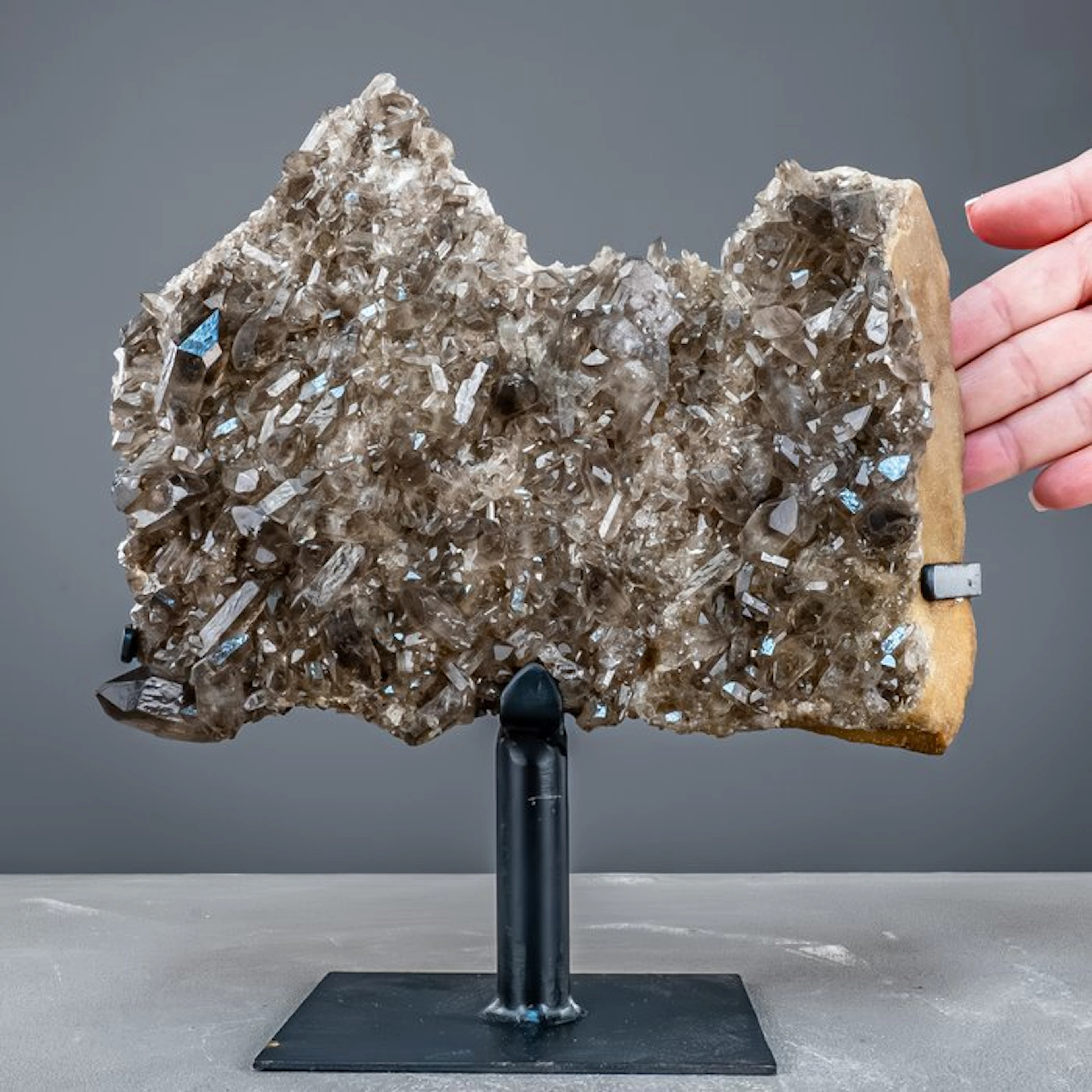 Smoky quartz in perfected crystal form – An impressive...