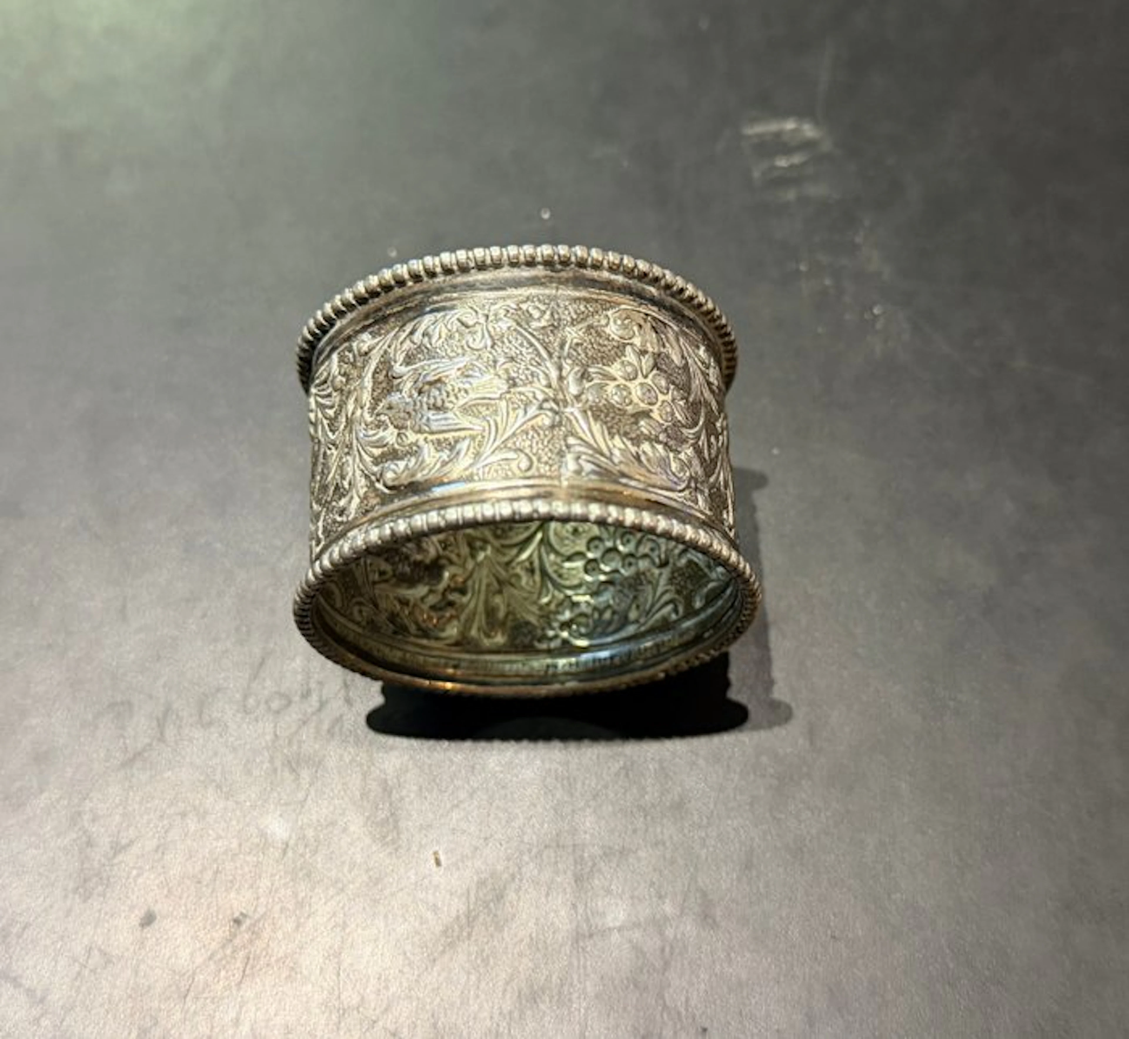 Napkin ring - .875 (84 Zolotniki) silver - Decorative napkin ring AG