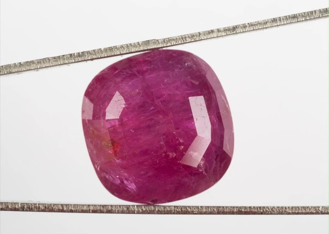 1 pcs Red Ruby - 13.30 ct - Lotus Gemology