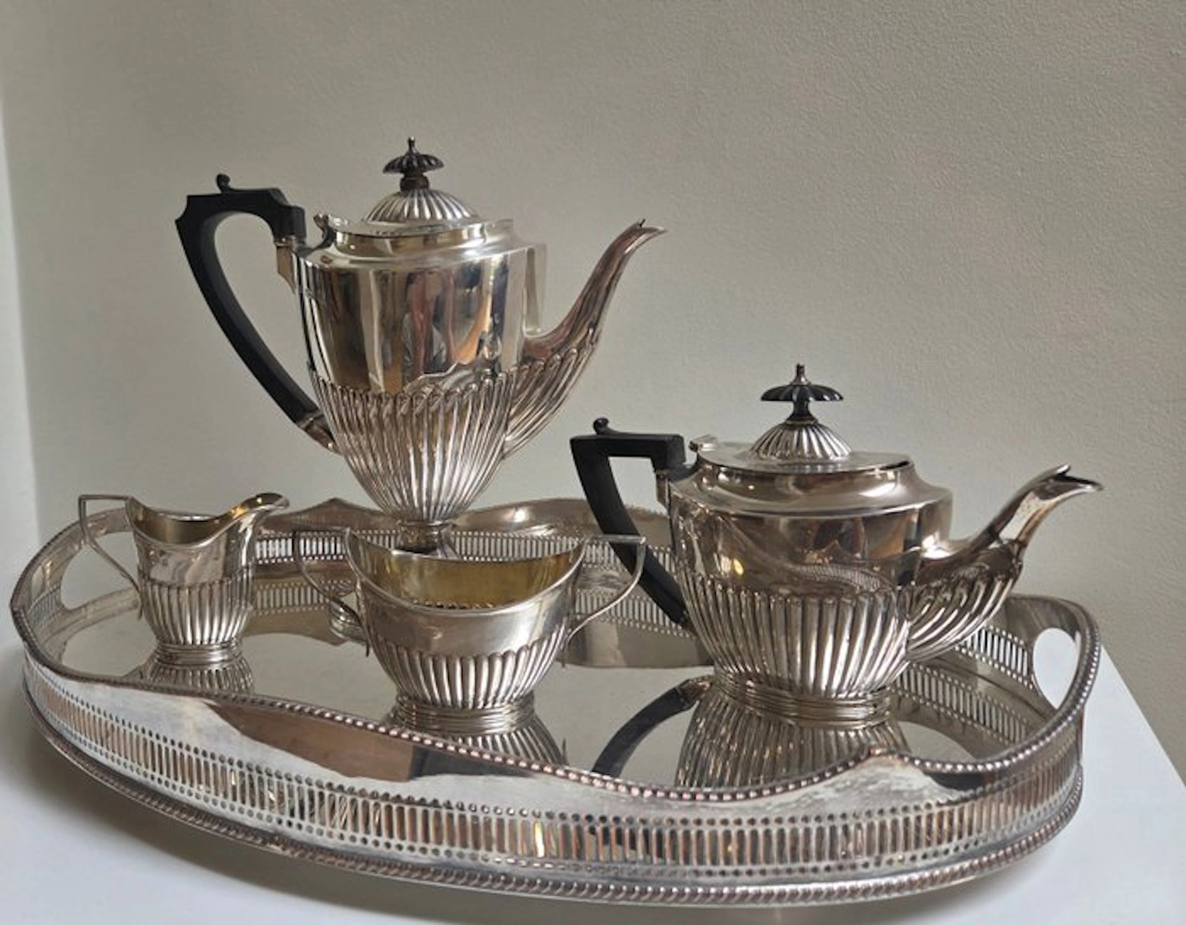 Drinking service - Silver - Elkington & Co services