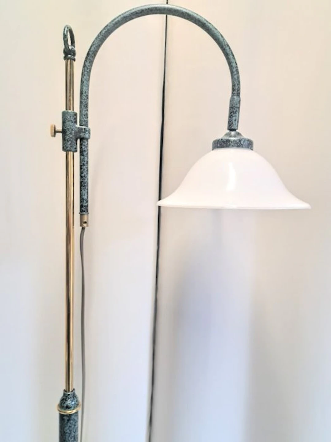 Vloerlamp - in hoogte verstelbaar - Reading floor lamp - Brass, opaline glass