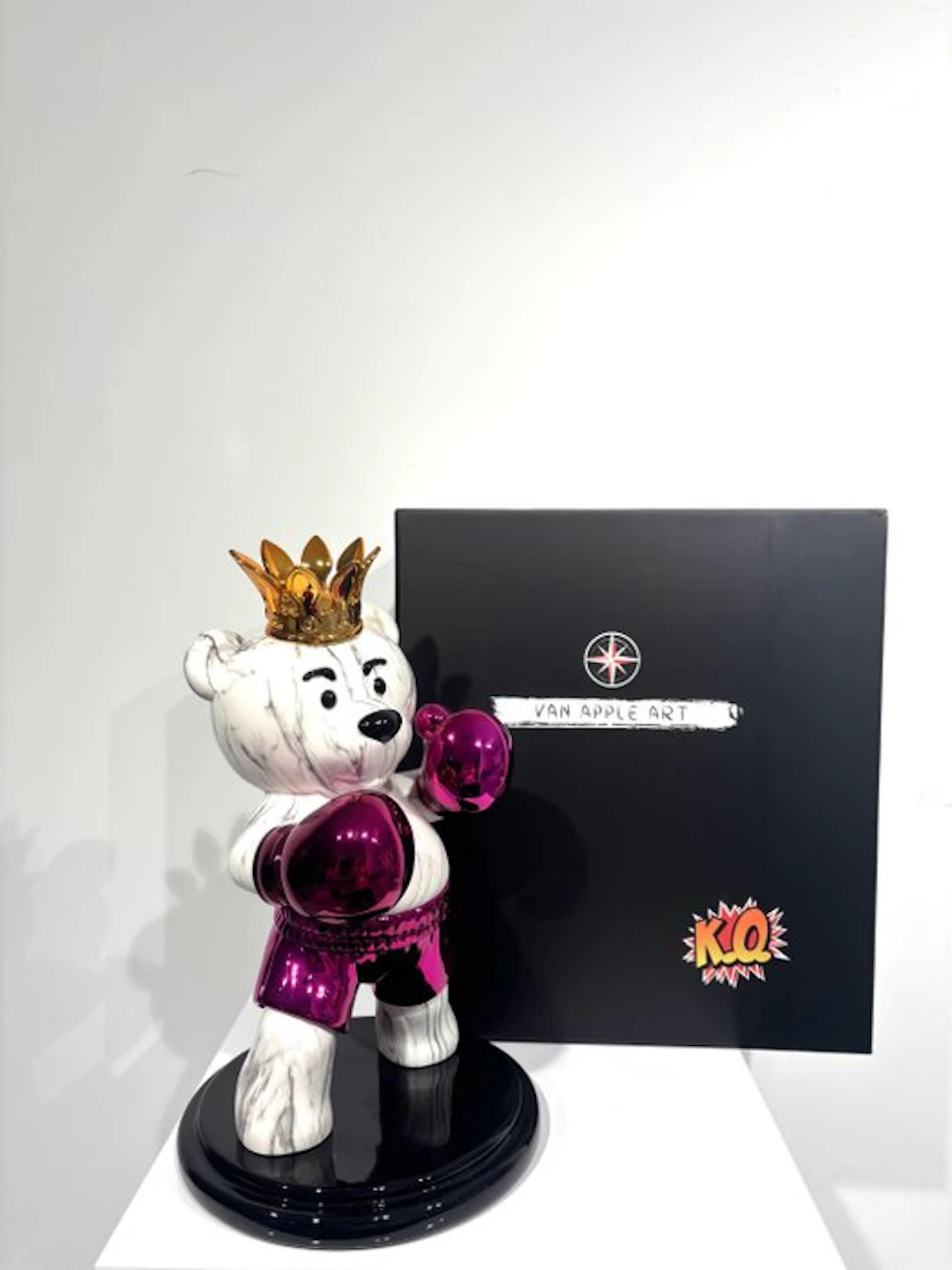 Van Apple - The Boxing Bear Dior - Large