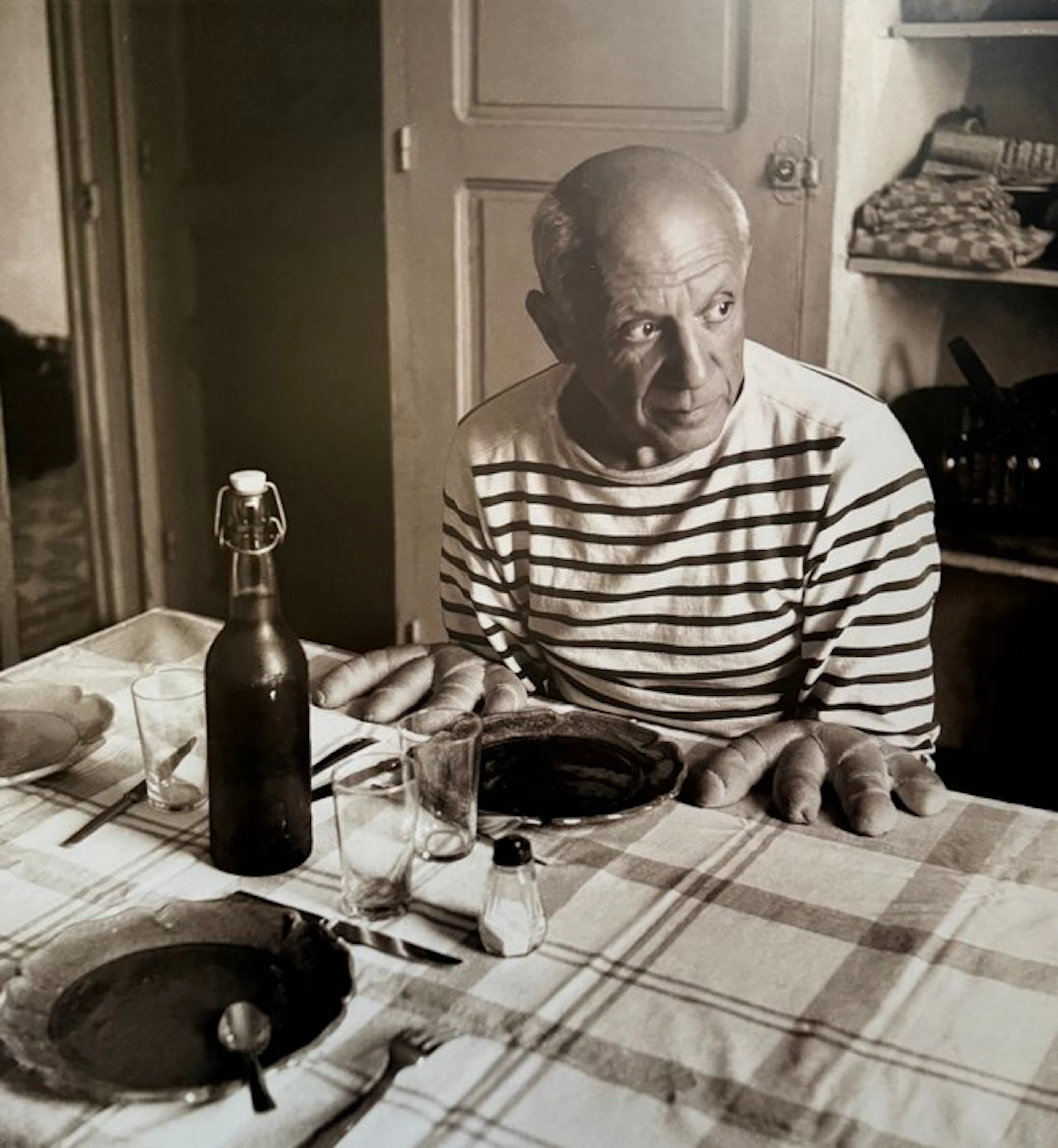 Robert Doisneau - “Les Pains de Picasso, 1952”. - 60 x 50 cm.