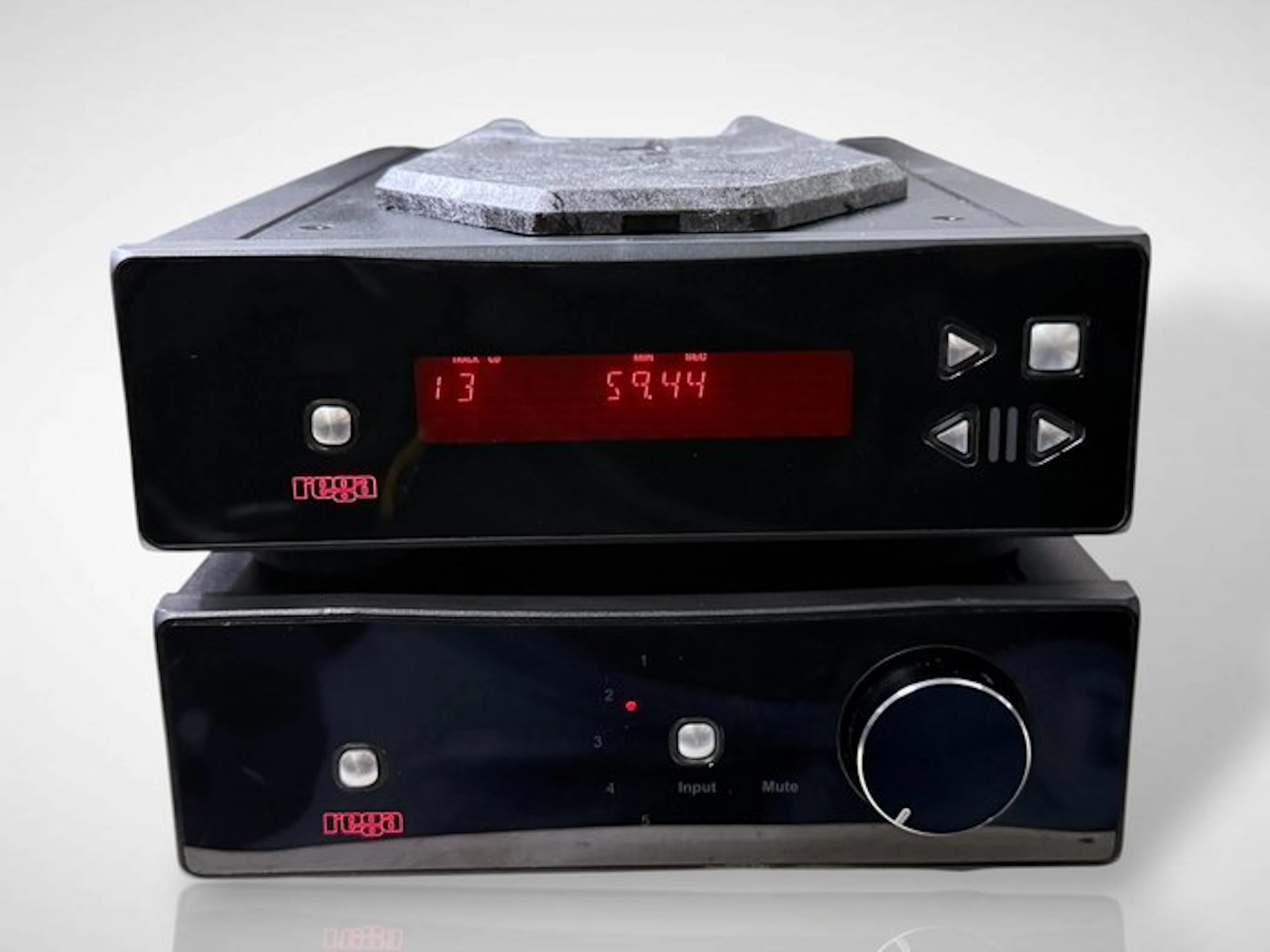 Rega - Apollo-R & Brio-R Hi-fi set