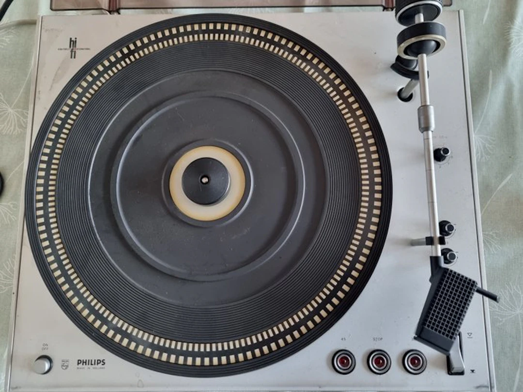 Philips - Electronic 312 DC Servo Belt-Drive Turntable