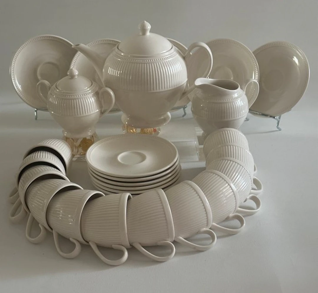 Wedgwood - Teapot (15) - Windsor - Porcelain