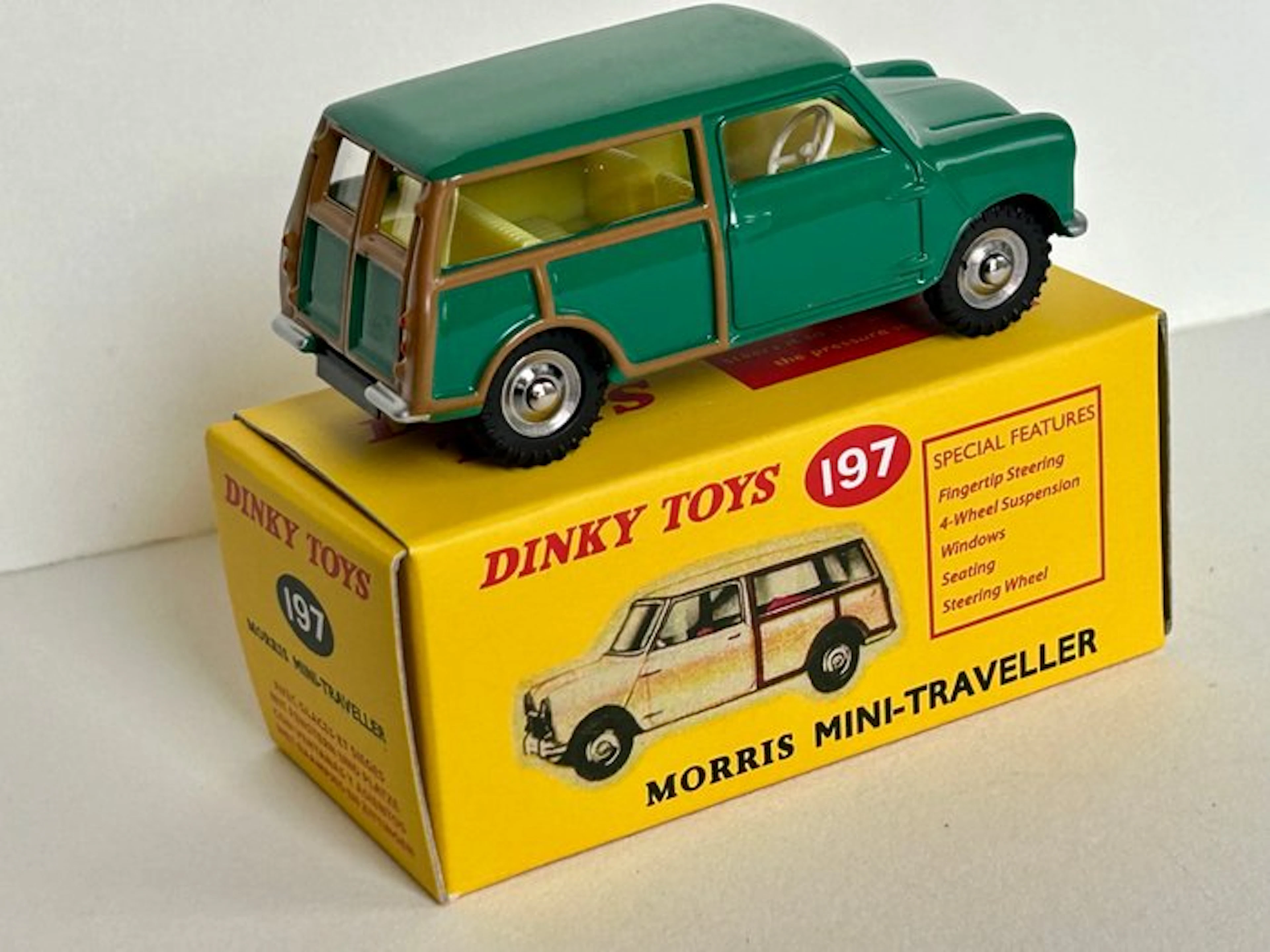 Dinky Toys 1:43 - Model car - Re- edition Morris...