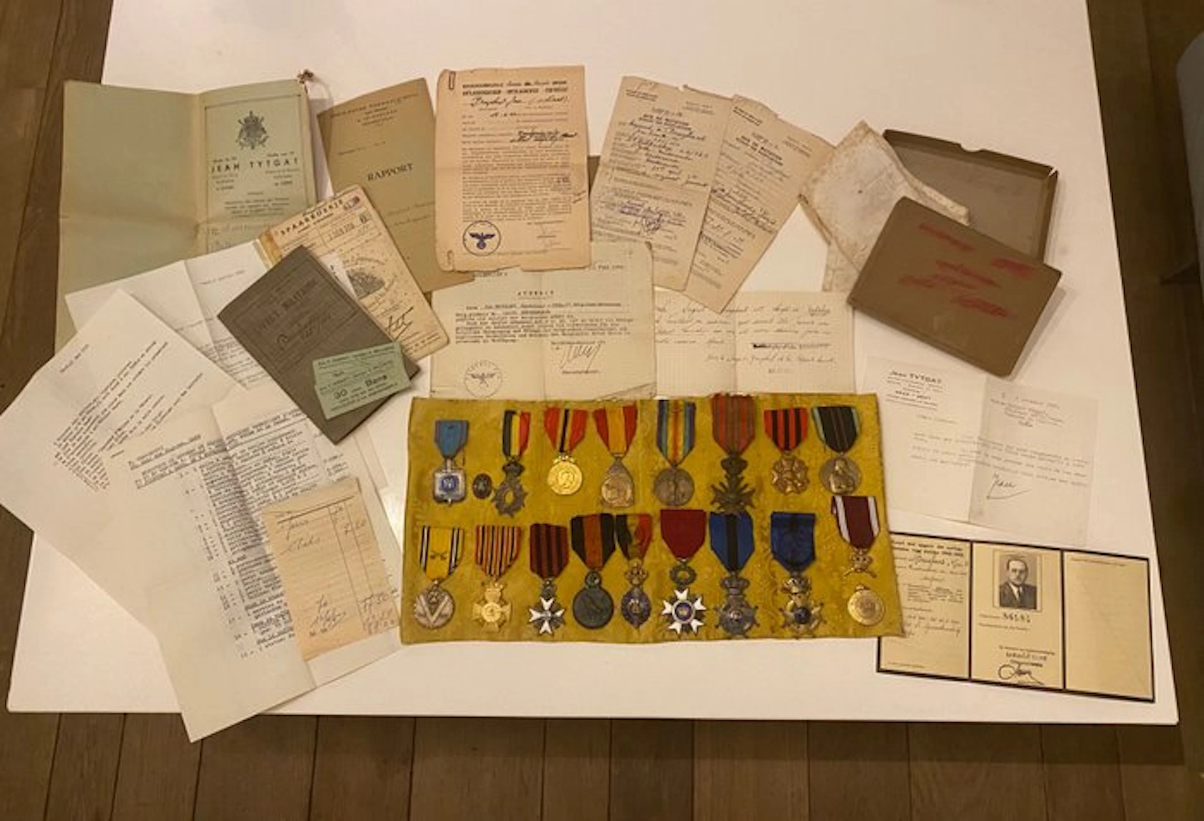 Belgium - Military medal - Belgian decorations and documents