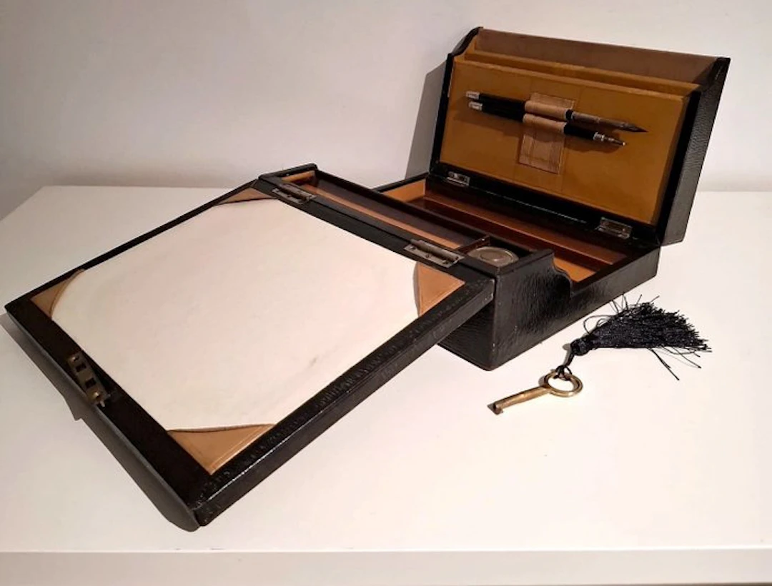 Writing table - Wood, leather, brass, glass - Portable desk