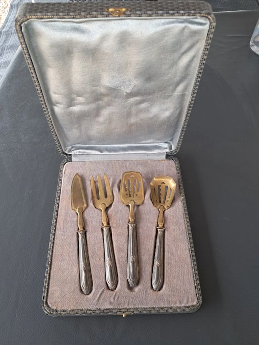 Table service - Silver, Brass