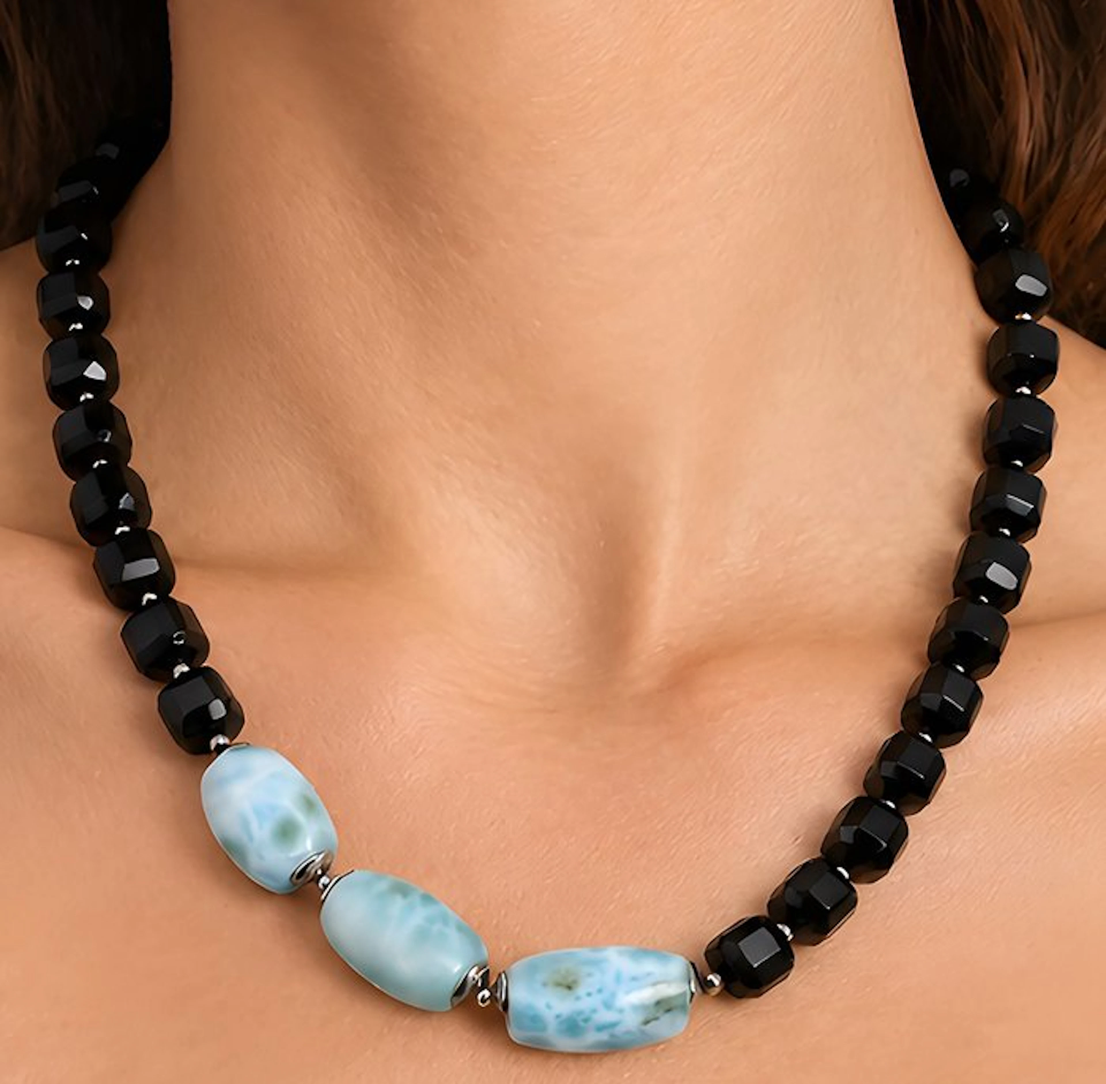Handmade important Larimar and black Onyx necklace - The...