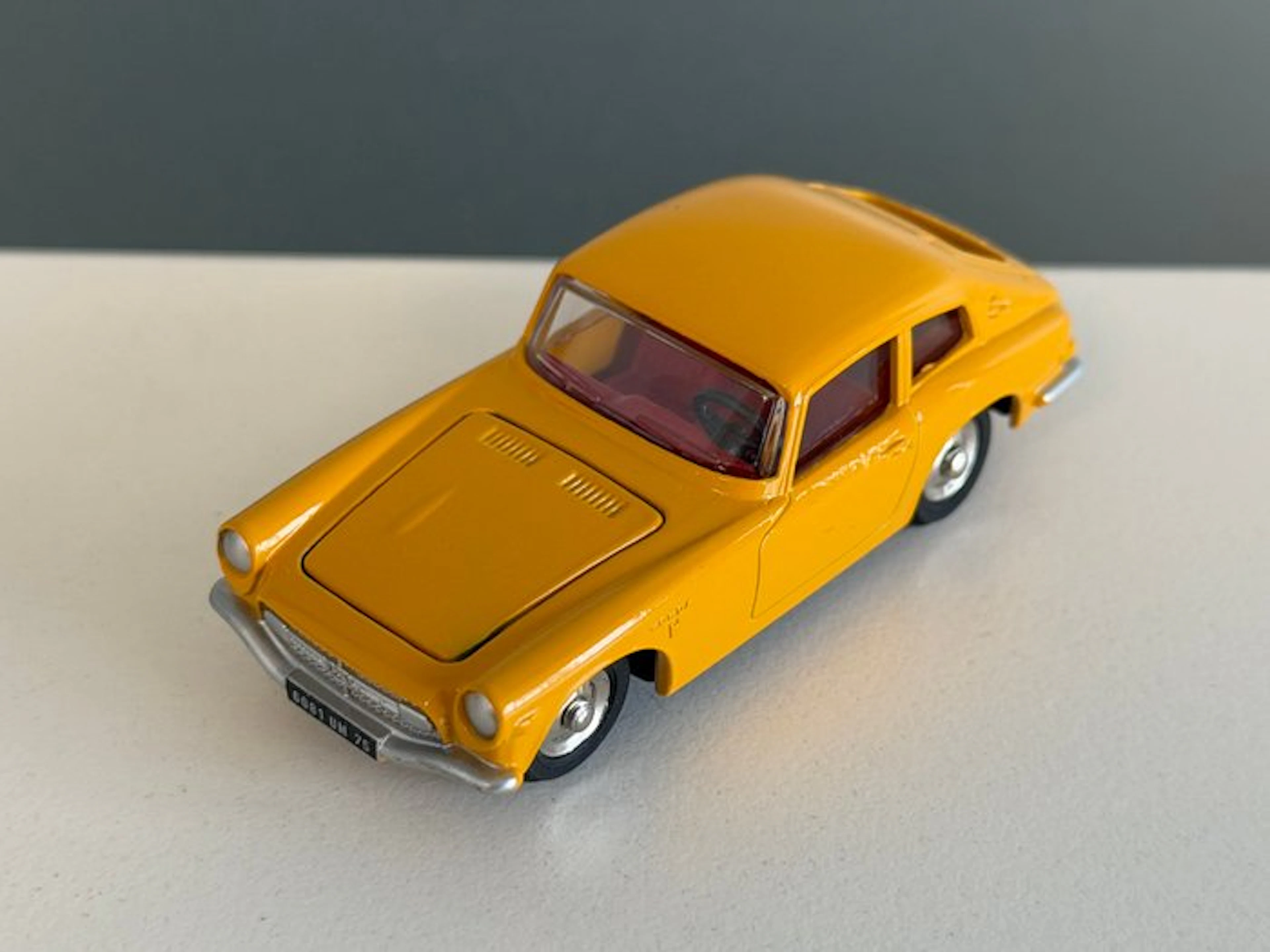 Dinky Toys 1:43 - Model sports car - Honda S800 coupé...