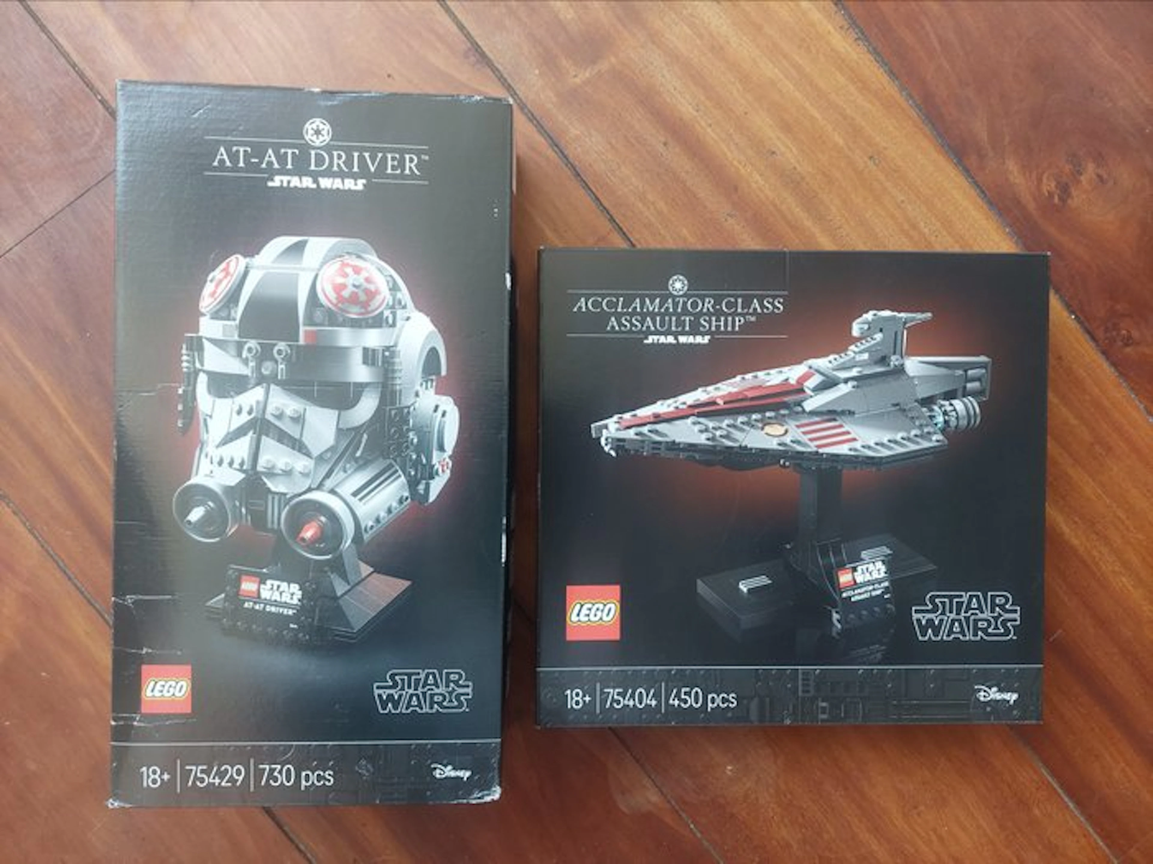 LEGO Set - Star Wars - AT-AT DRIVER; ACCLAMATOR-CLASS ASSAULT SHIP