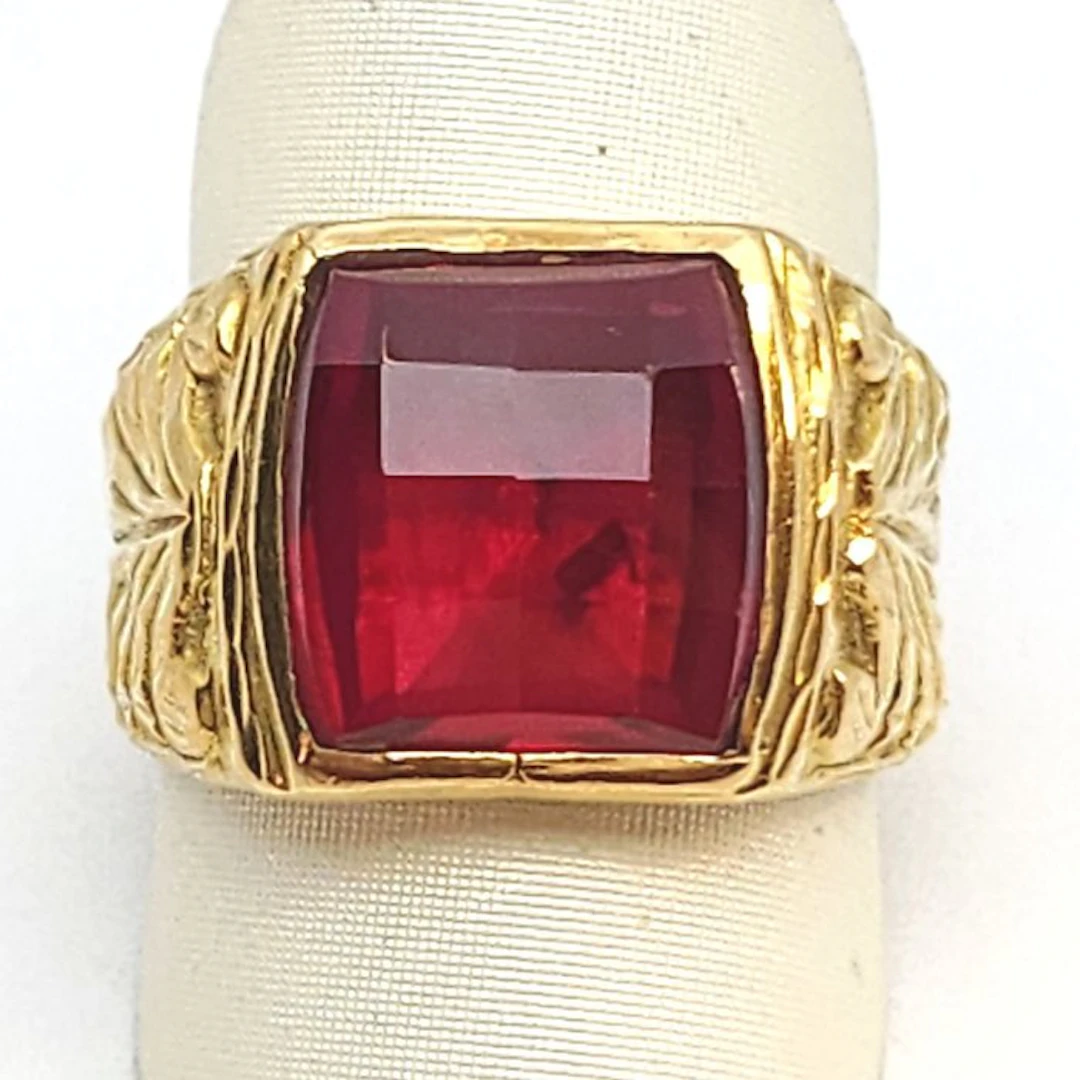 Ring - 18 kt. Yellow gold - 4.20ct. tw. Synthetic gemstone