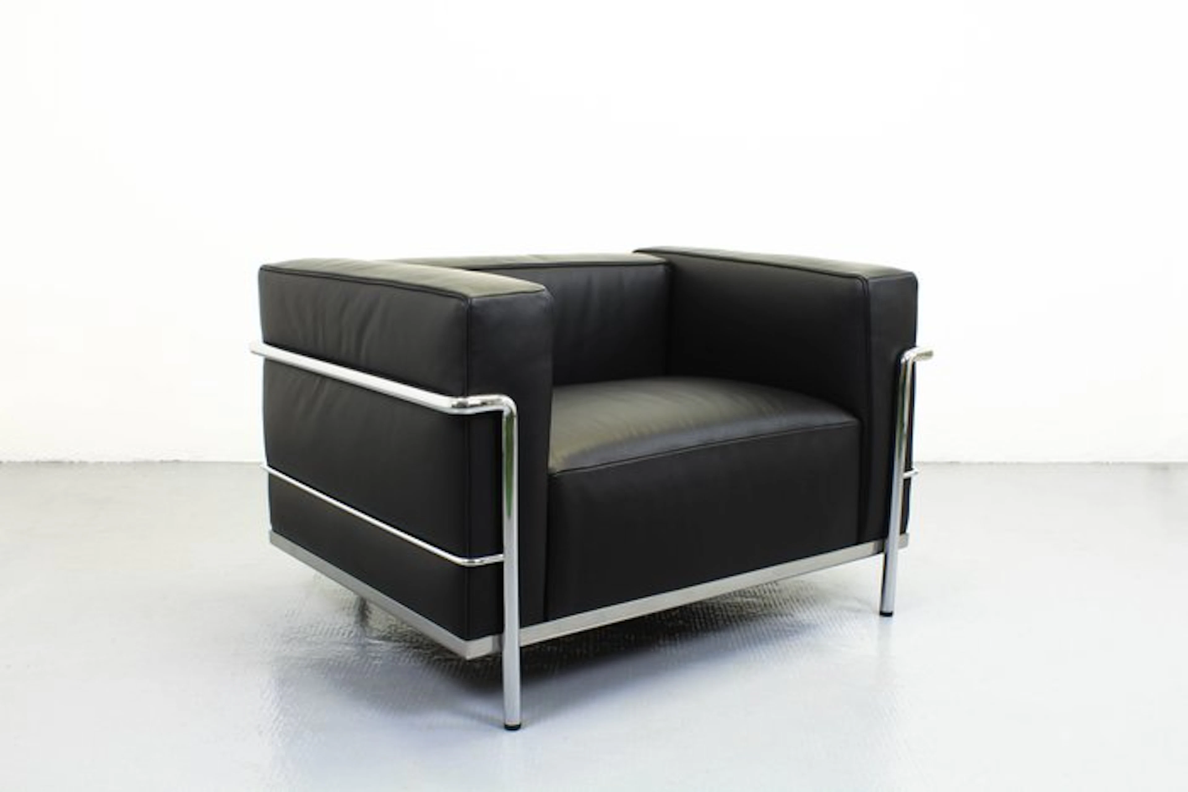 Cassina - Le Corbusier, Charlotte Perriand - Armchair - LC3 - Steel, Leather