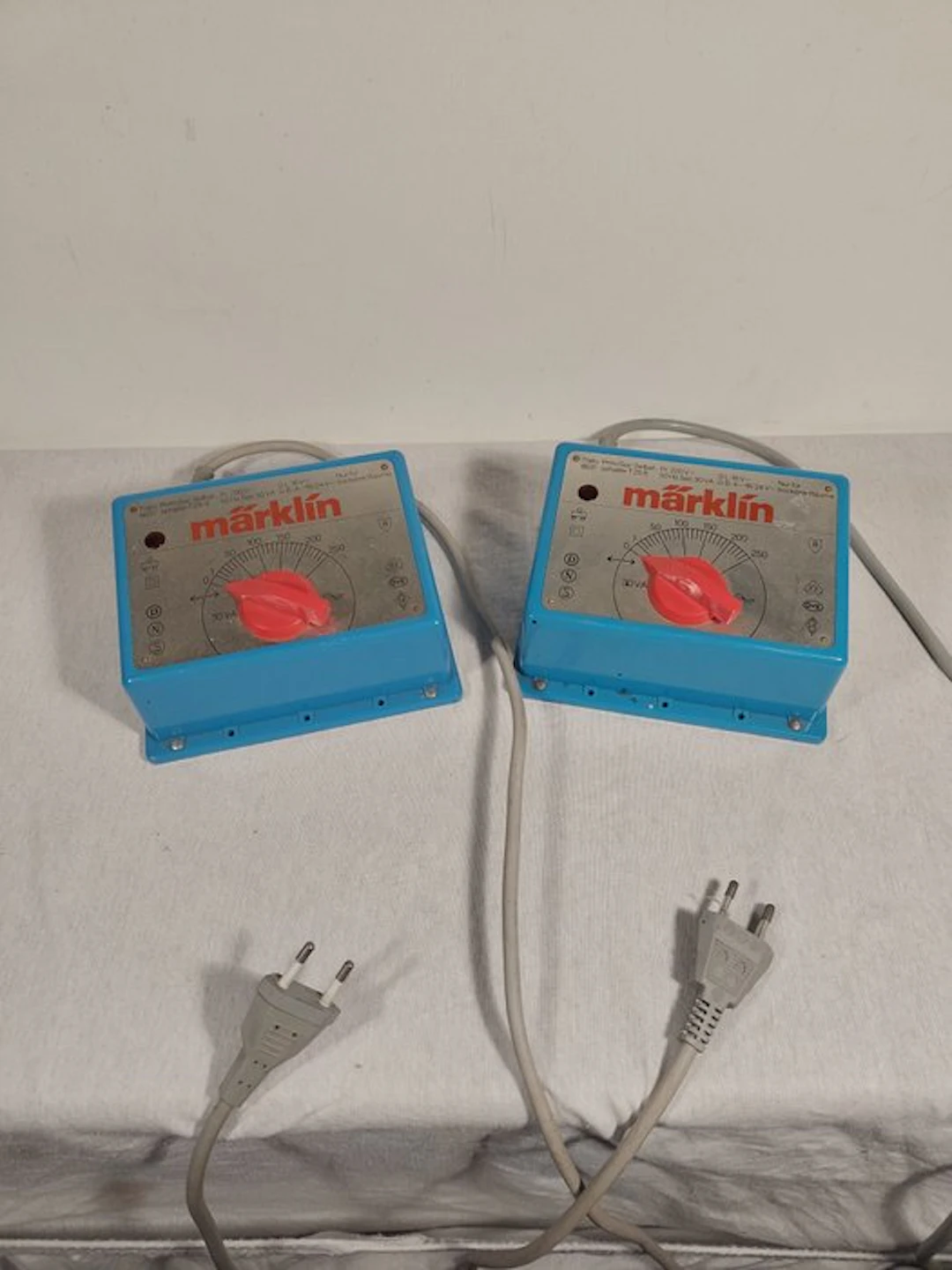 Märklin H0 - 6631 - Transformer (2) - 2x 30 VA, adjustable, blue