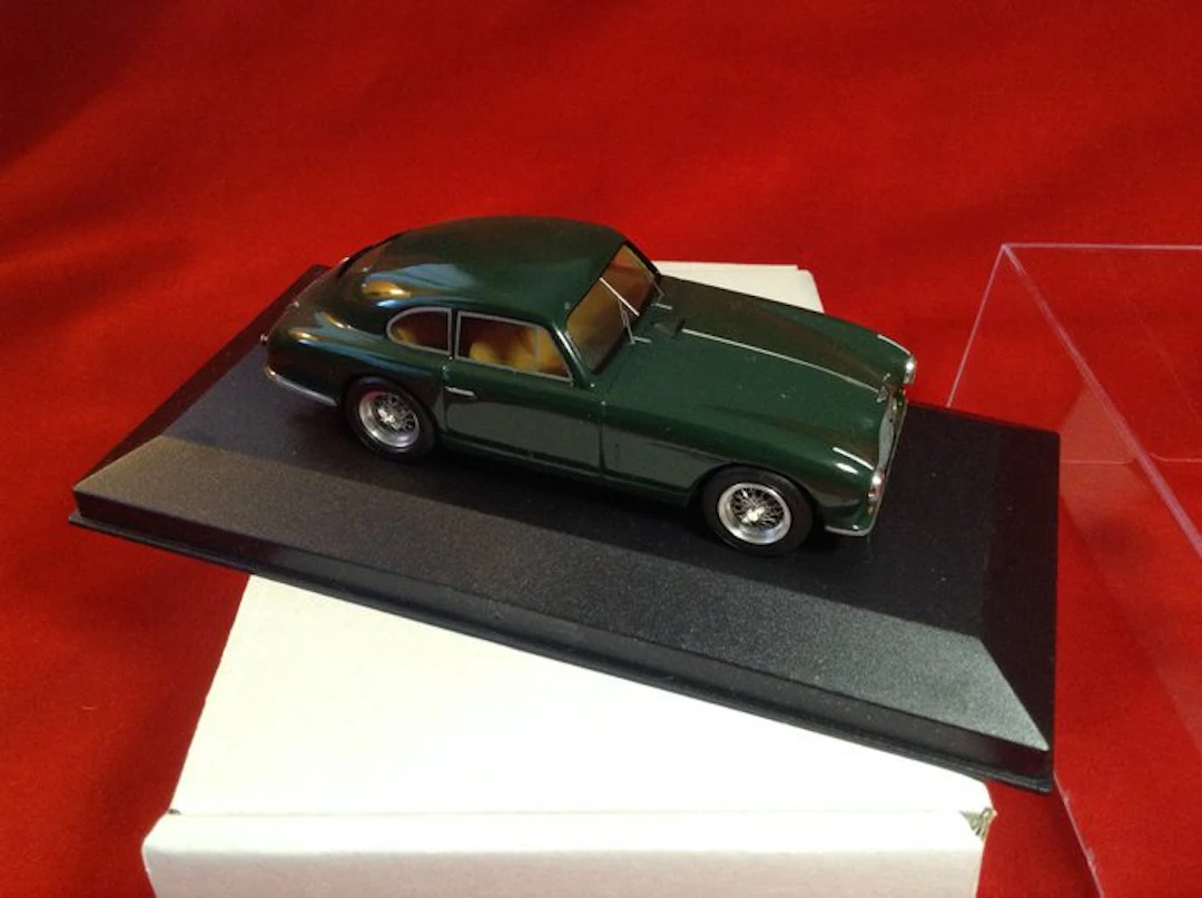 Provence Moulage - made in France 1:43 - Model sports car...