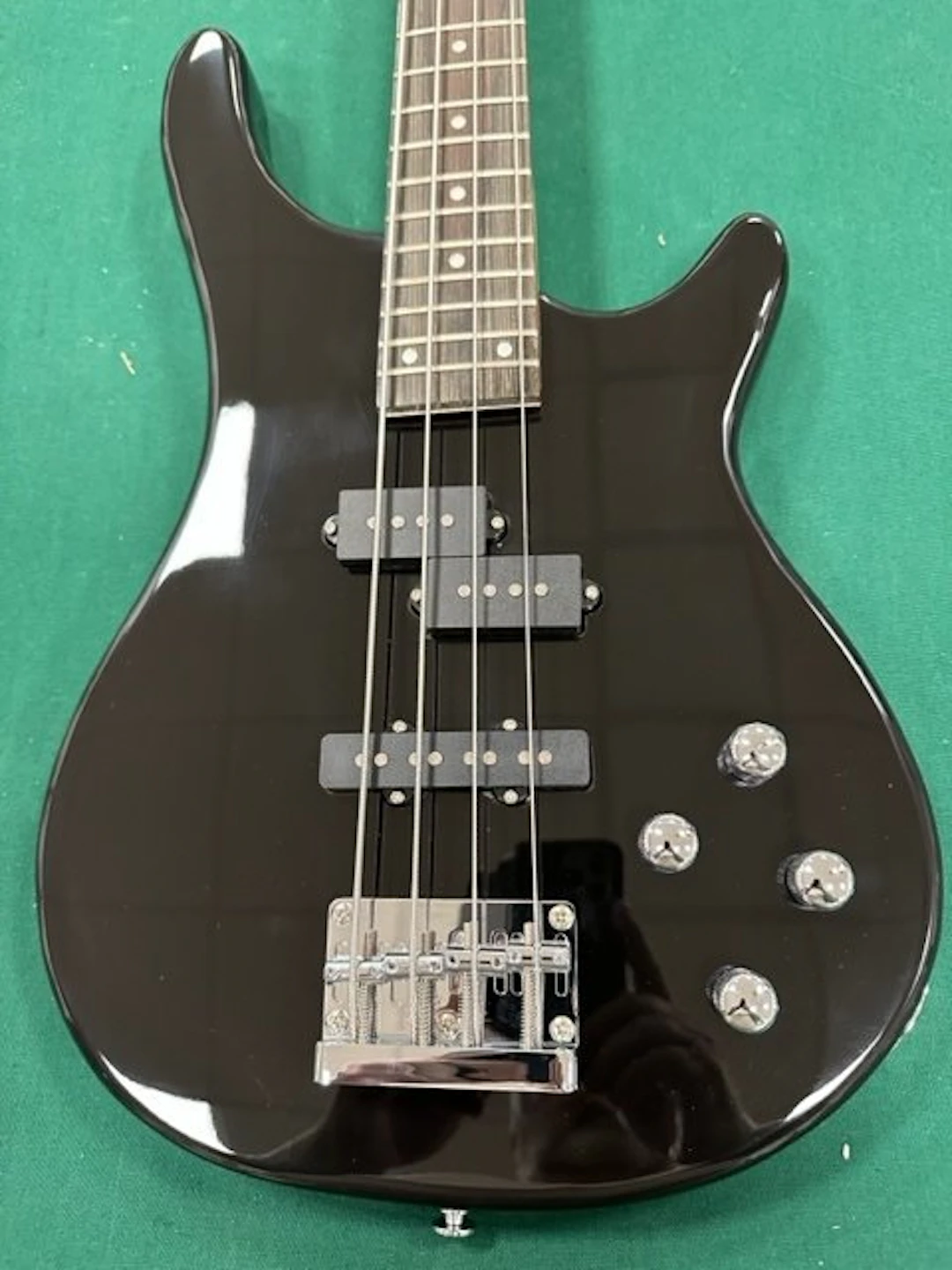 M.J.DOUGLAS - JB-Q02-4s bk - - 4-string electric bass guitar