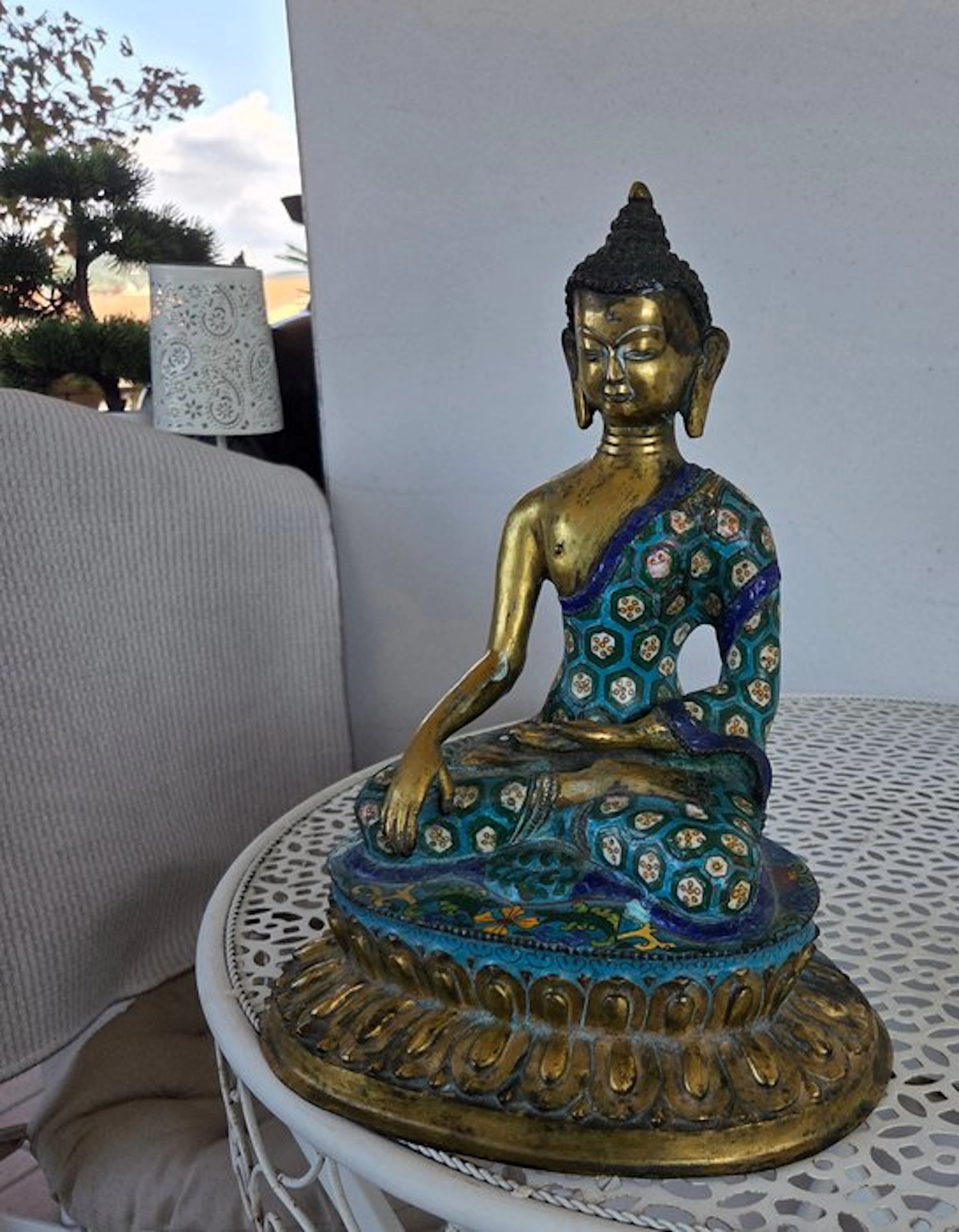Buddha with gold leaf and cloisonné enamels - Copper