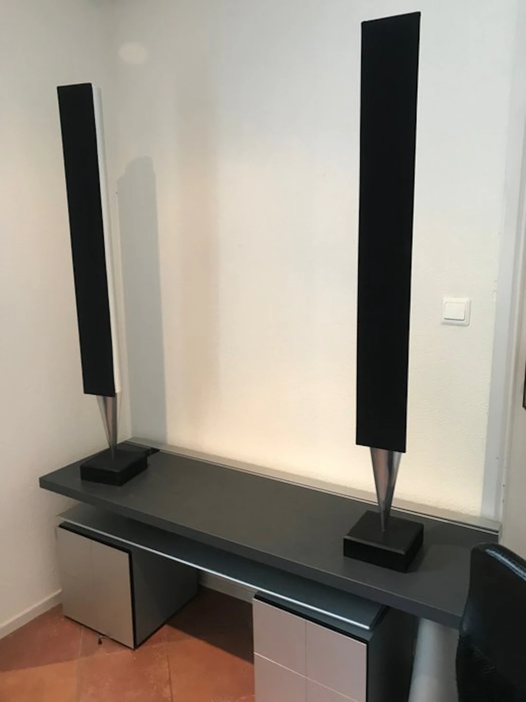 Bang & Olufsen - BeoLab 8000 Speaker set