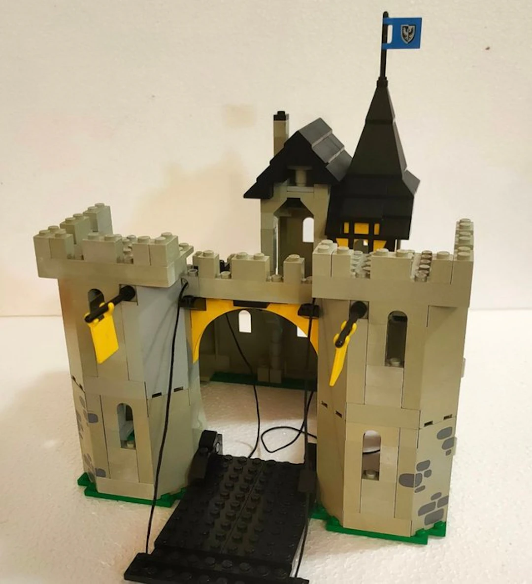 LEGO Set - Castle - Lego Castle Black Falcons Fortress 6074 + 6035 non completi
