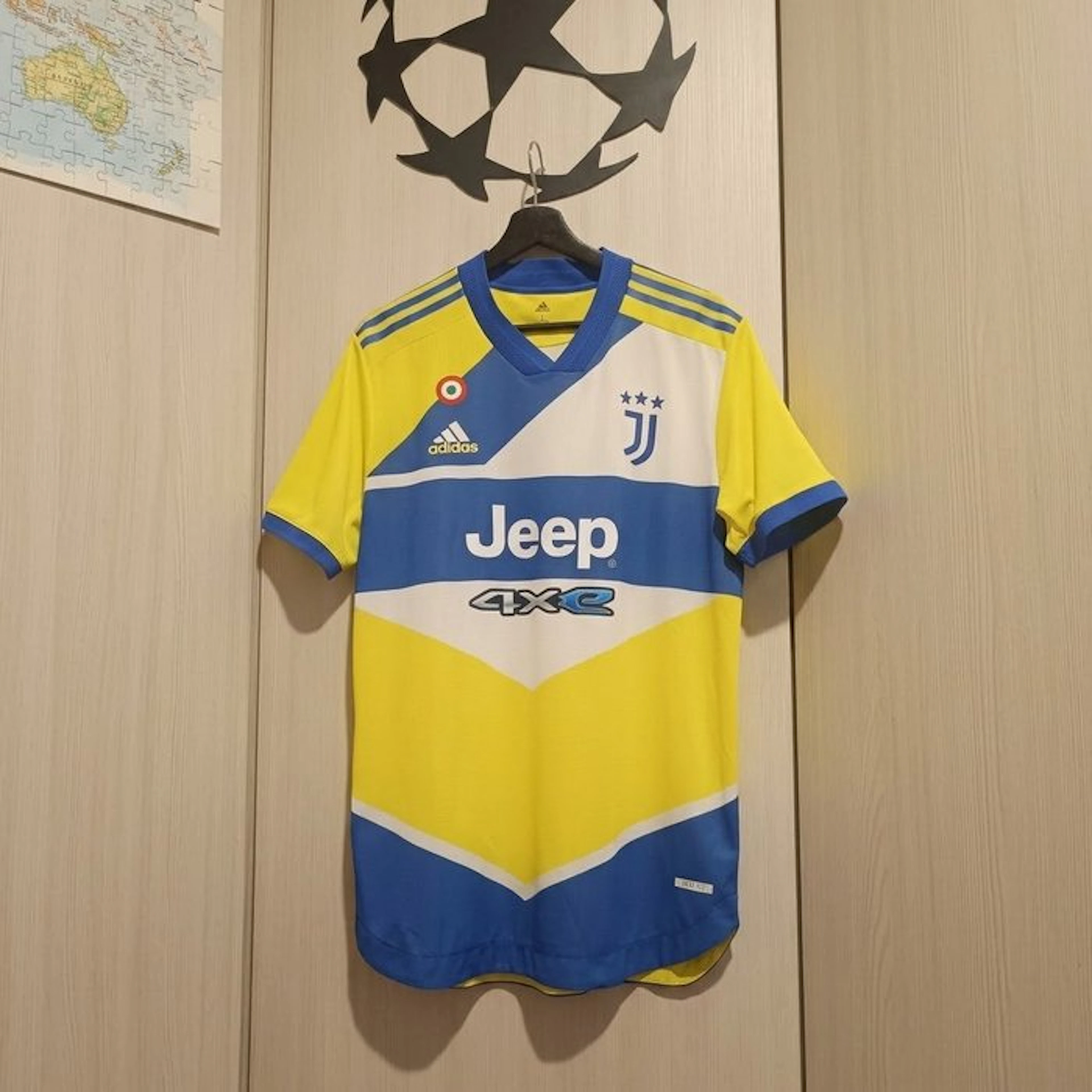 Juventus - Italian Football League - Manuel Locatelli - 2022 - Football shirt