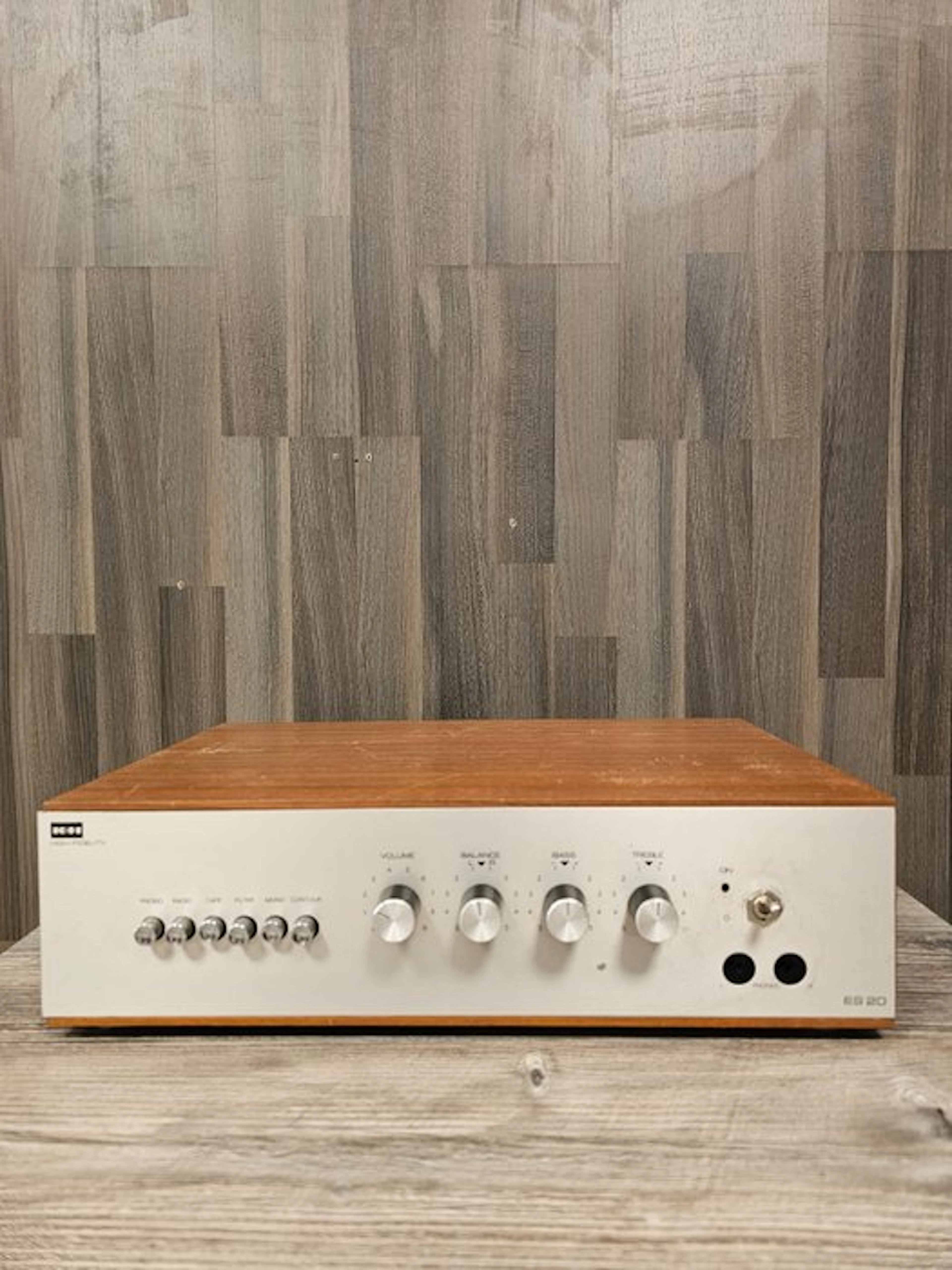 KH - ES 20 Solid state integrated amplifier