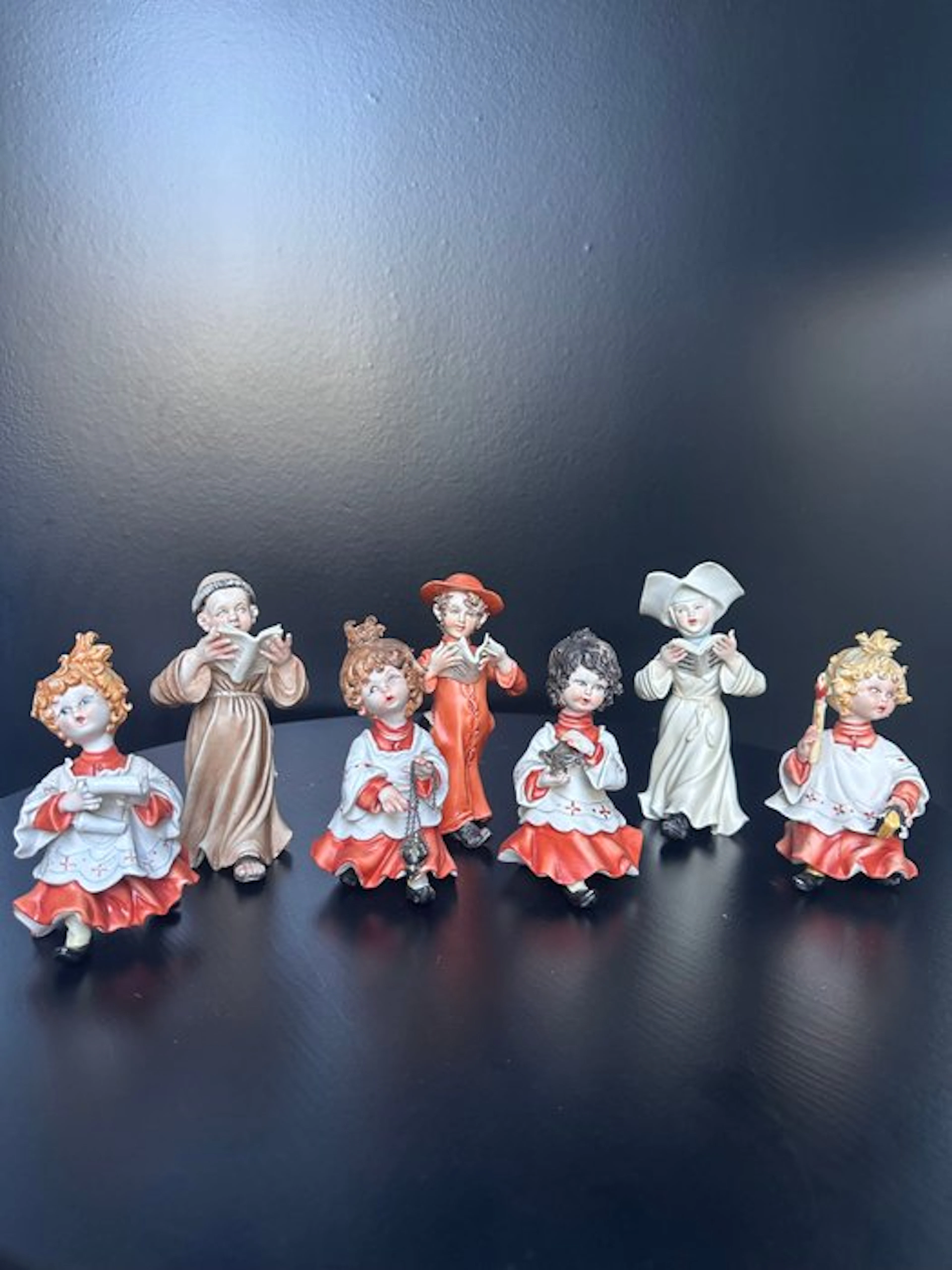 Capodimonte - Figurine - Choir children / choristers (7) - Biscuit porcelain