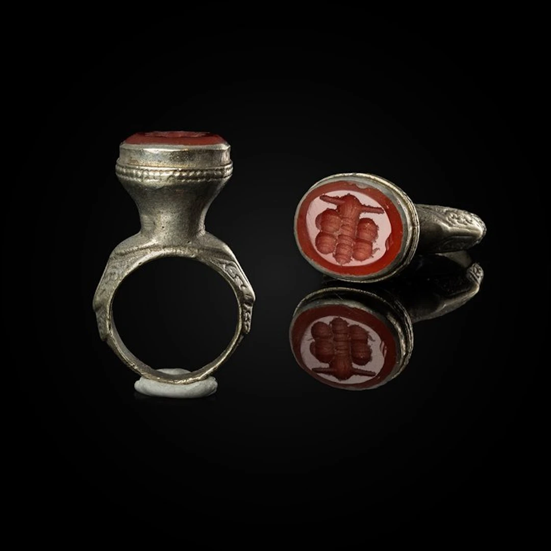Ottoman Empire Ring with Stone Intaglio with Butterfly (No reserve price)