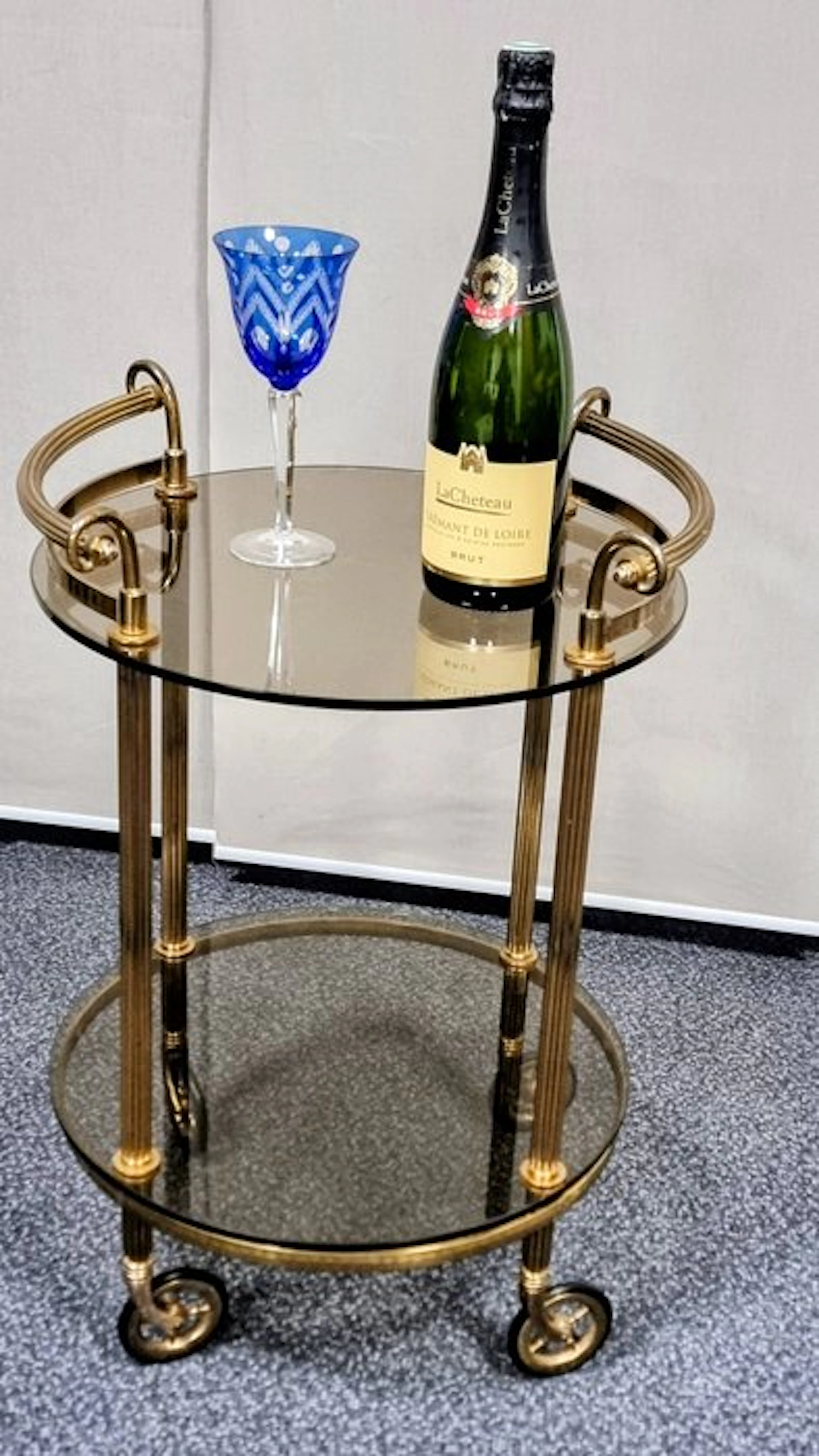 Serving trolley - Brass, Glass - Classically beautiful