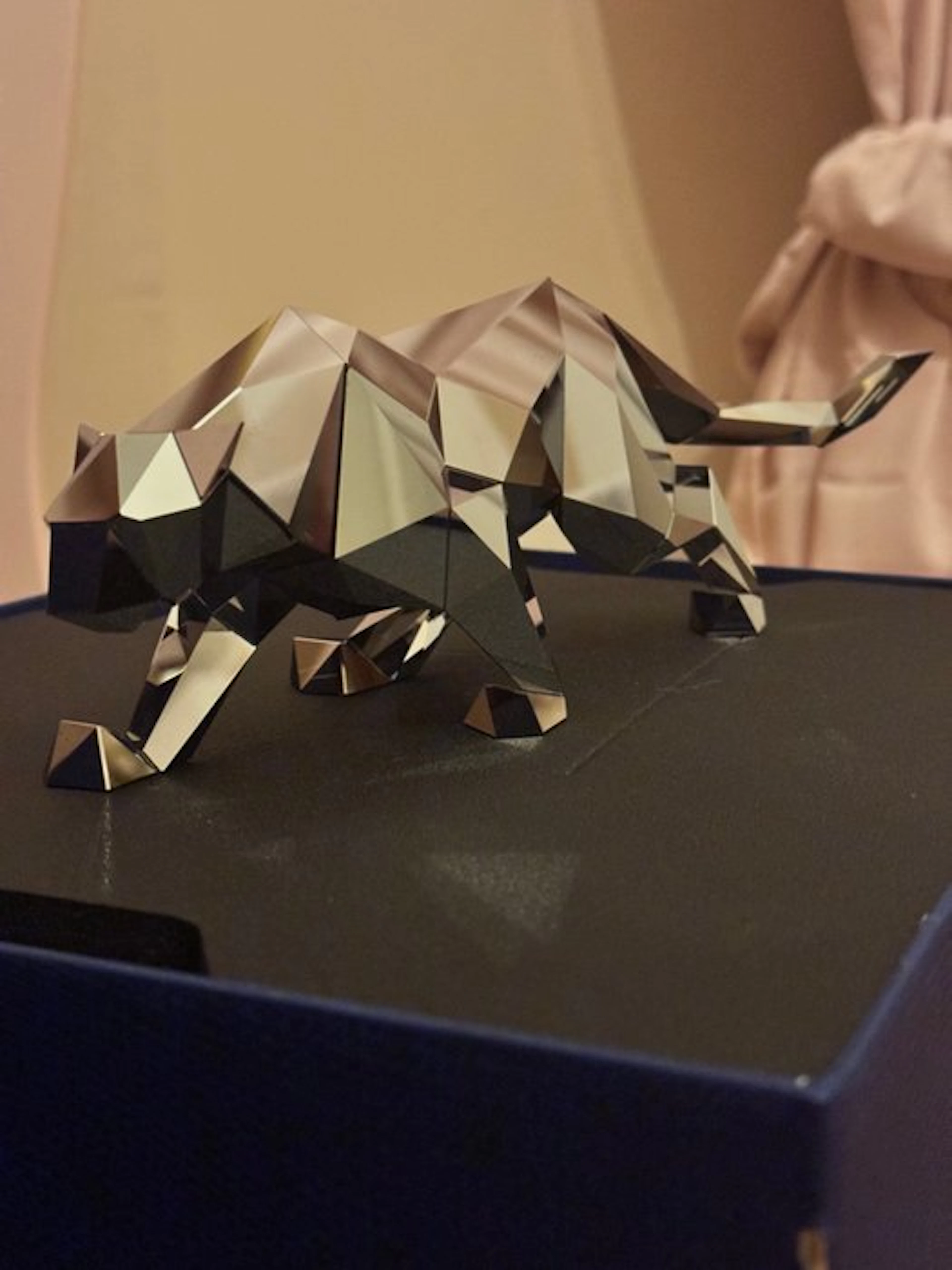 Swarovski - arran gregory - Statue