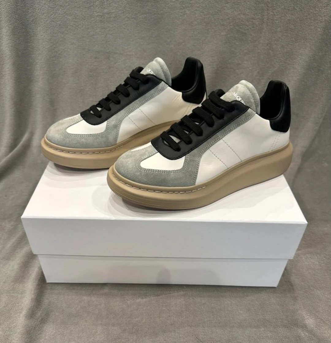 Alexander McQueen - Oversized Runner - Sneakers - Size: EU 40 - New with tags