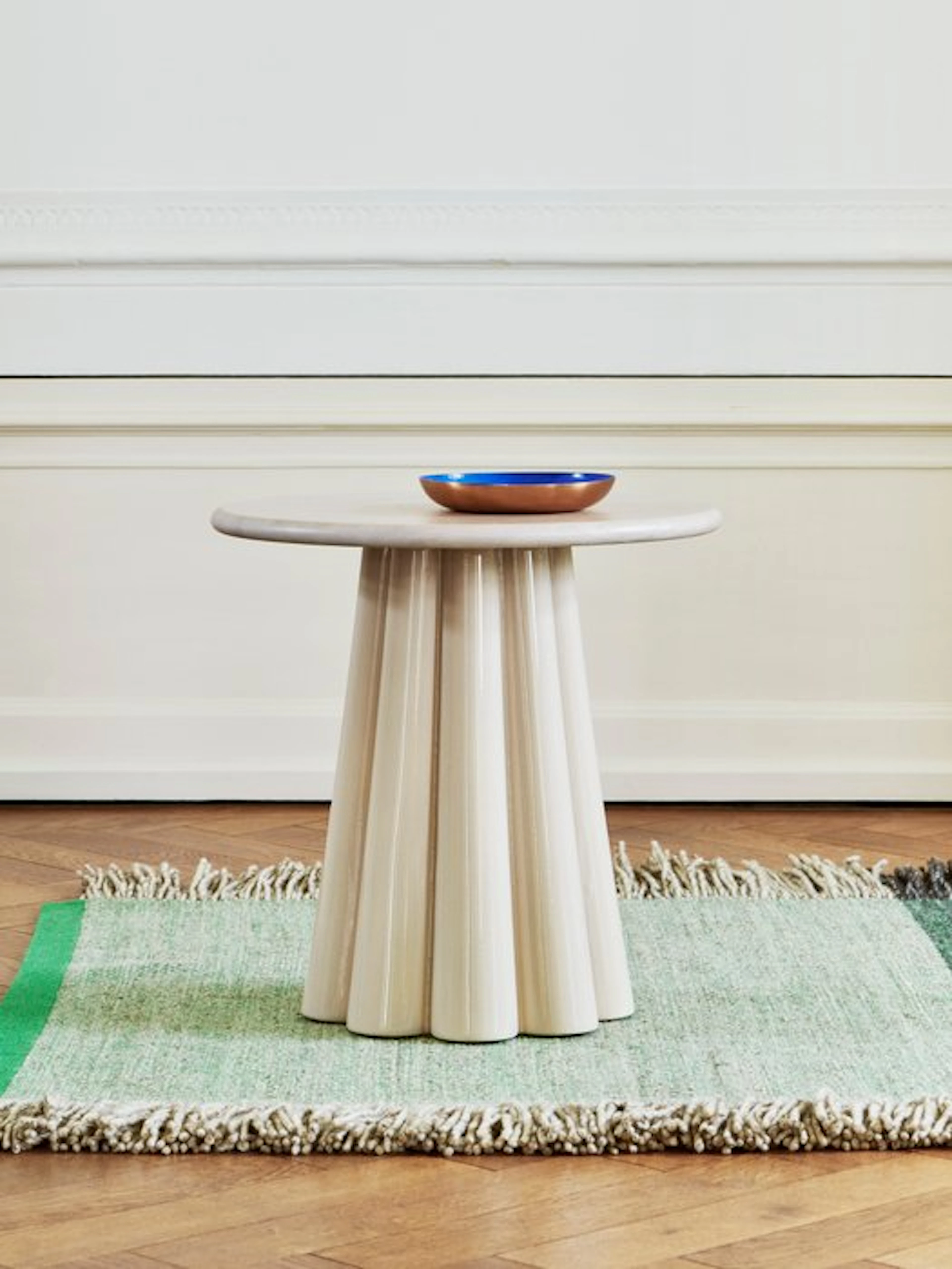 Favius - Hanne Willmann - Side table - Bromine - Oak, Creamware