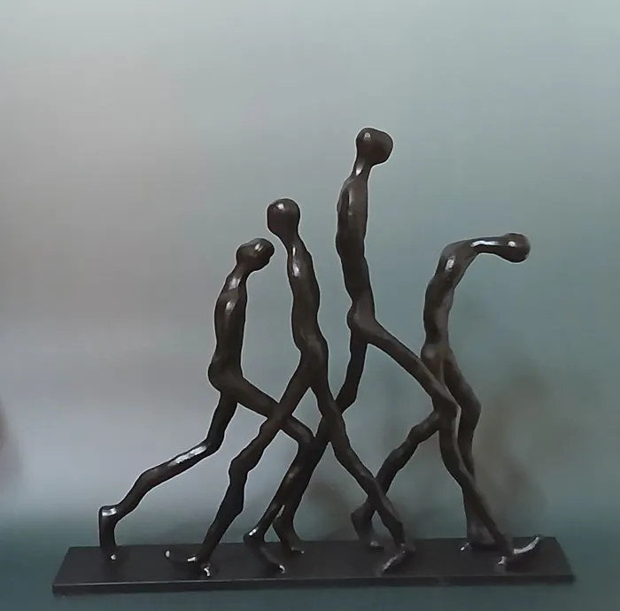 Sculpture, "Les passants" - 31 cm - Source