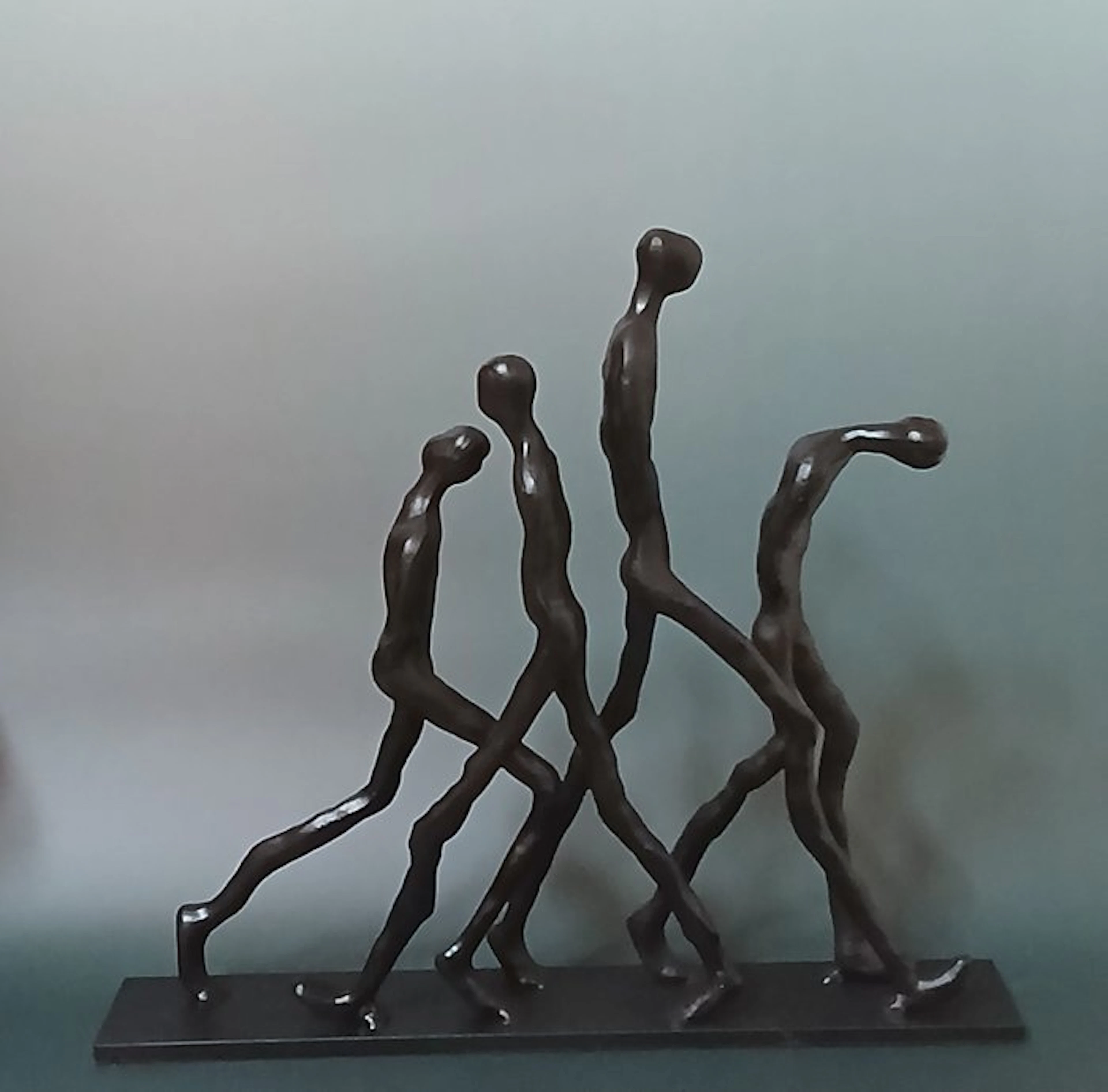 Sculpture, "Les passants" - 31 cm - Source