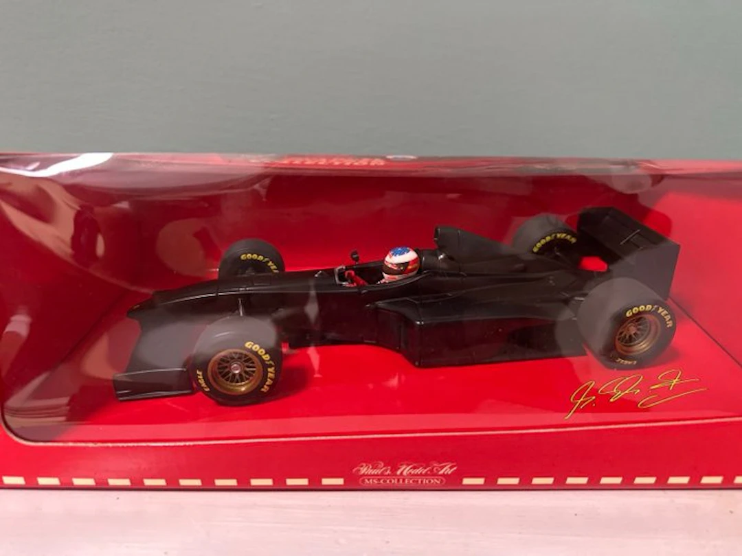 Pauls Model Art 1:18 - Model car - Ferrari F300 Fiorano Test Version 1998