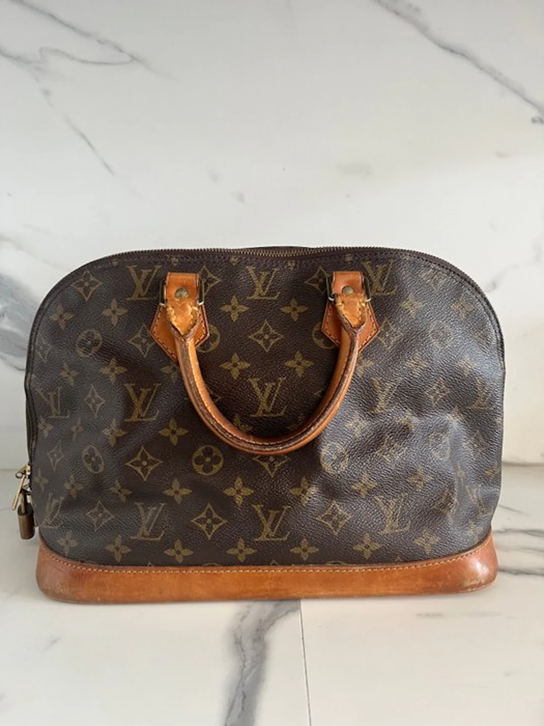 Louis Vuitton - Alma - Handbag