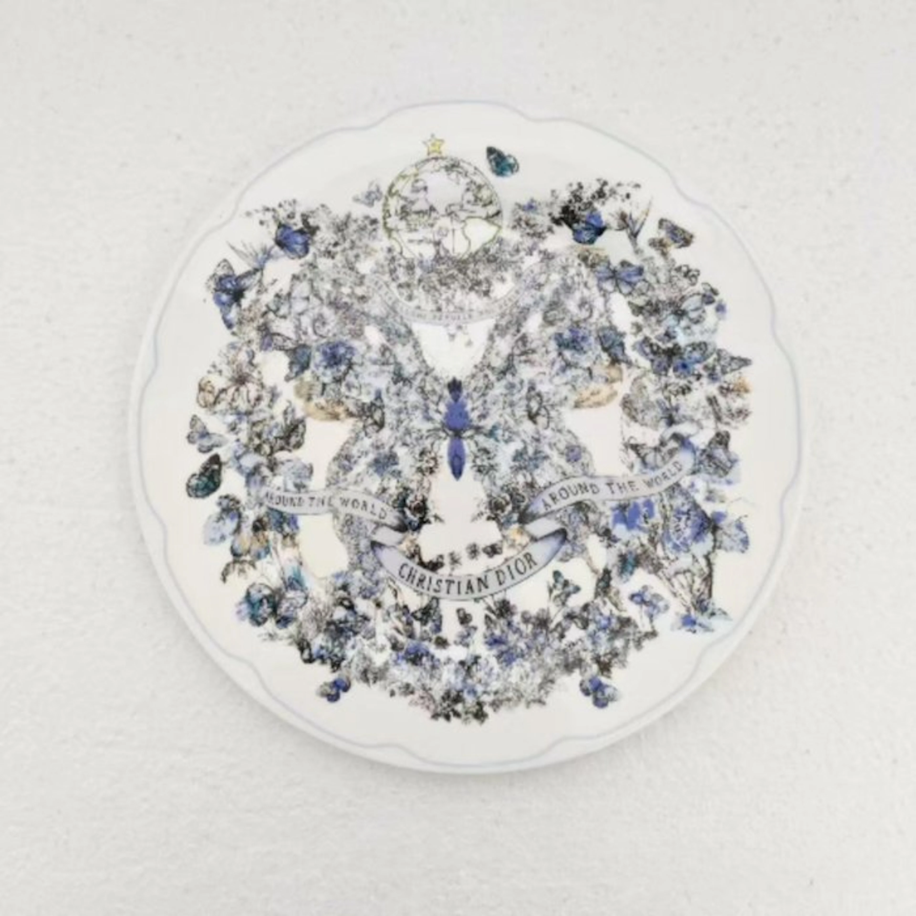 dior - Plate (2) - Beenderporselein - Butterflies and globe moths