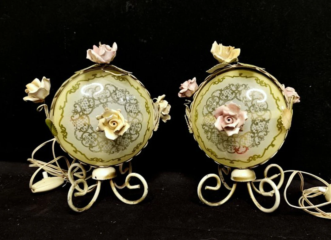 Table lamp (2) - No Reserve - opaline glass, ceramic, painted metal.