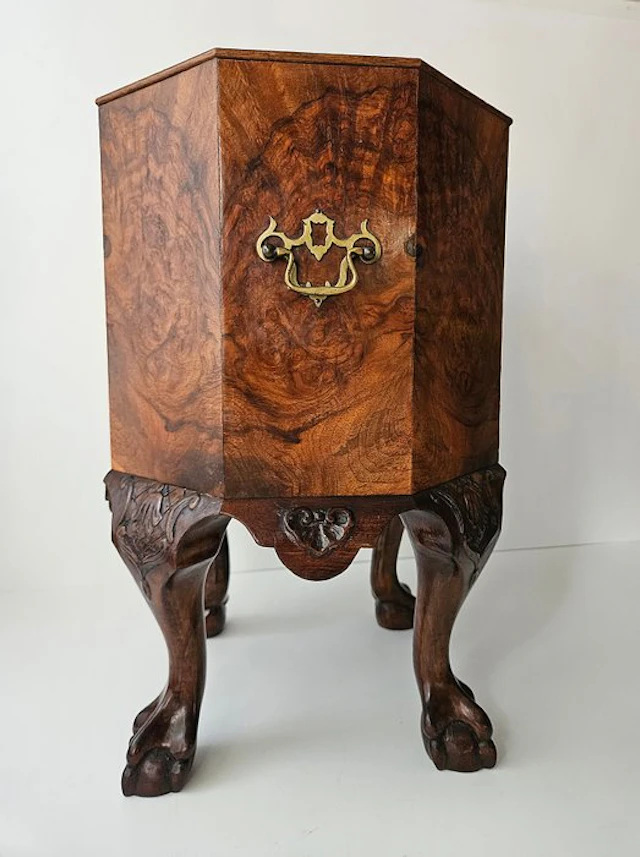 Bloembak op klauwpoten in Chippendale stijl - Flower pot - Wood