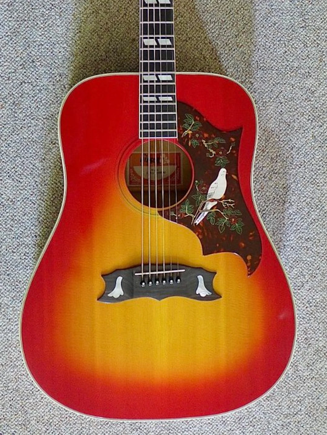 Gibson - Gibson Dove Custom - - Acoustic guitar - United States - 1979